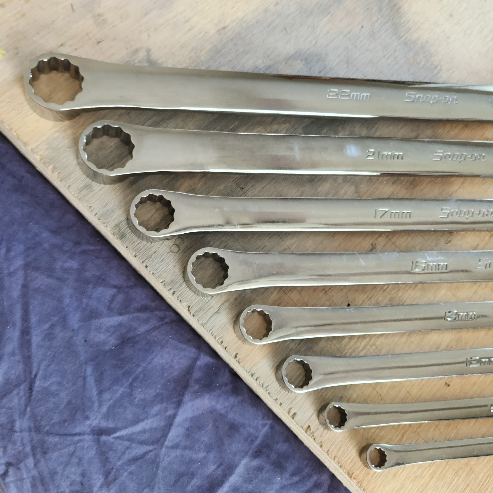 Snap On Flank Drive® High-Performance 0° Offset Box Wrench Set 8-19 PLUS 21-24mm