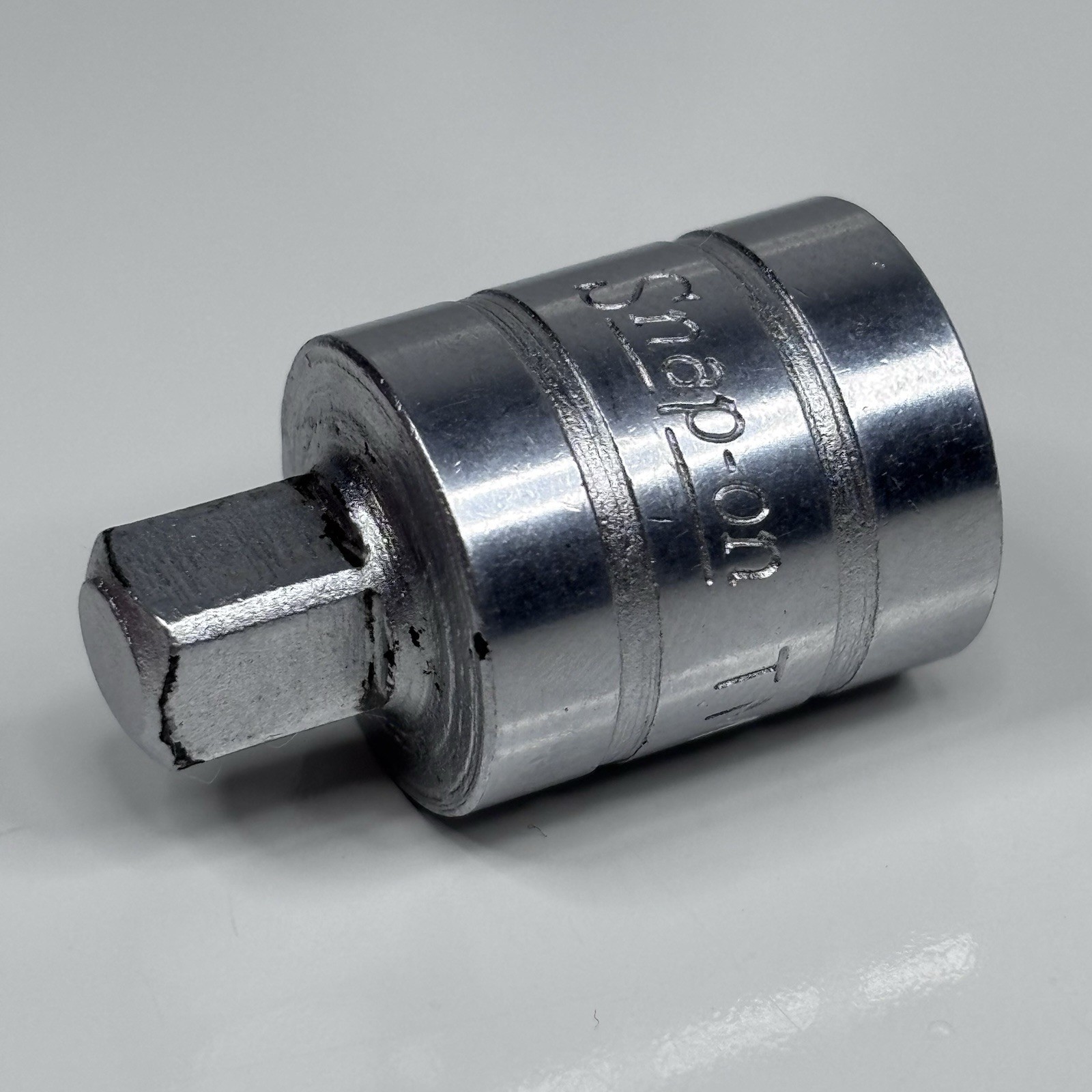 Snap On TM1 3/8 Dr Female To 1/4 Dr Male Friction Ball Socket Adapter VTG USA