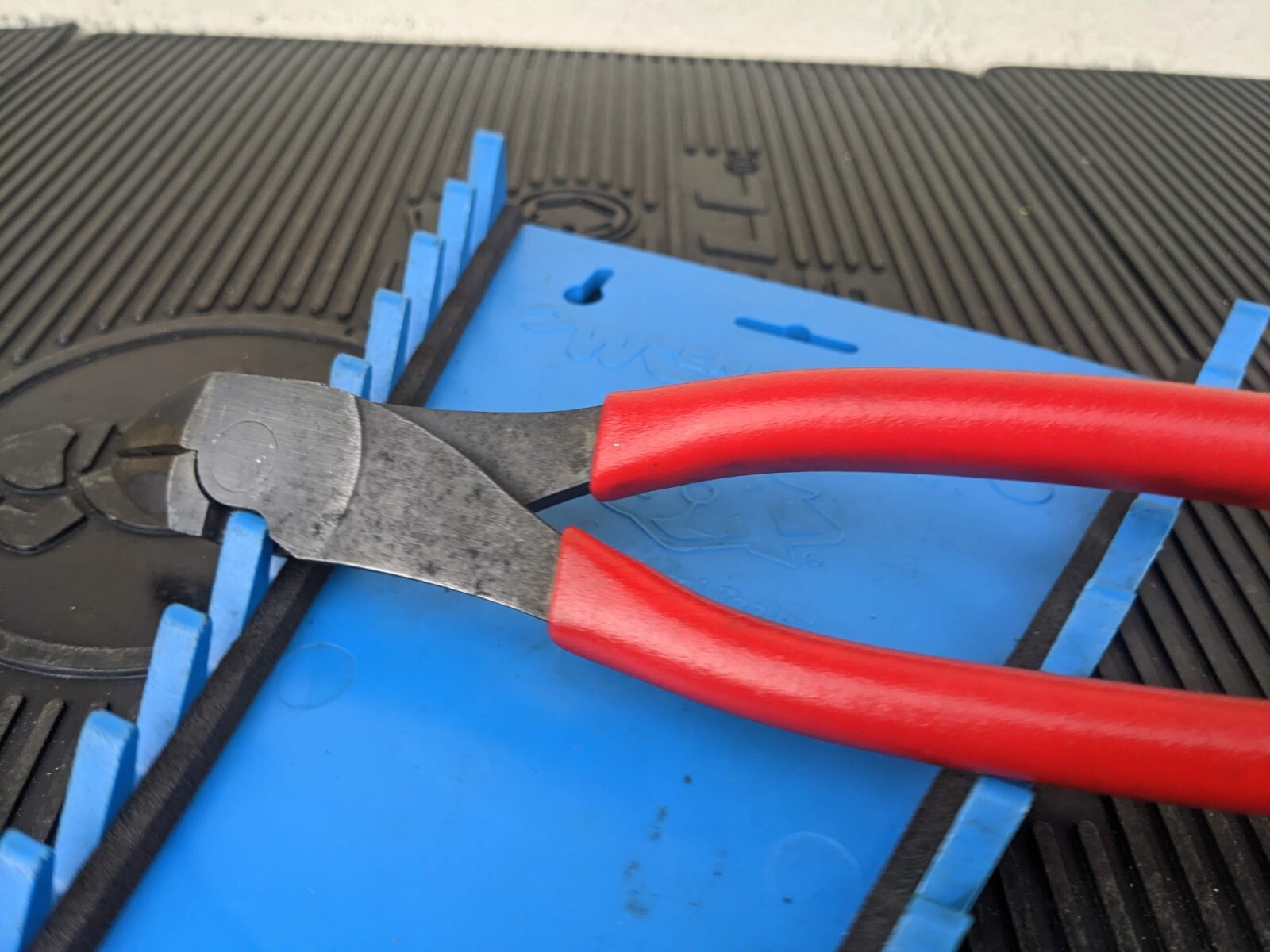 #av984 Snap On USA Vector Edge High-Leverage Diagonal Cutter Pliers RED 388CF