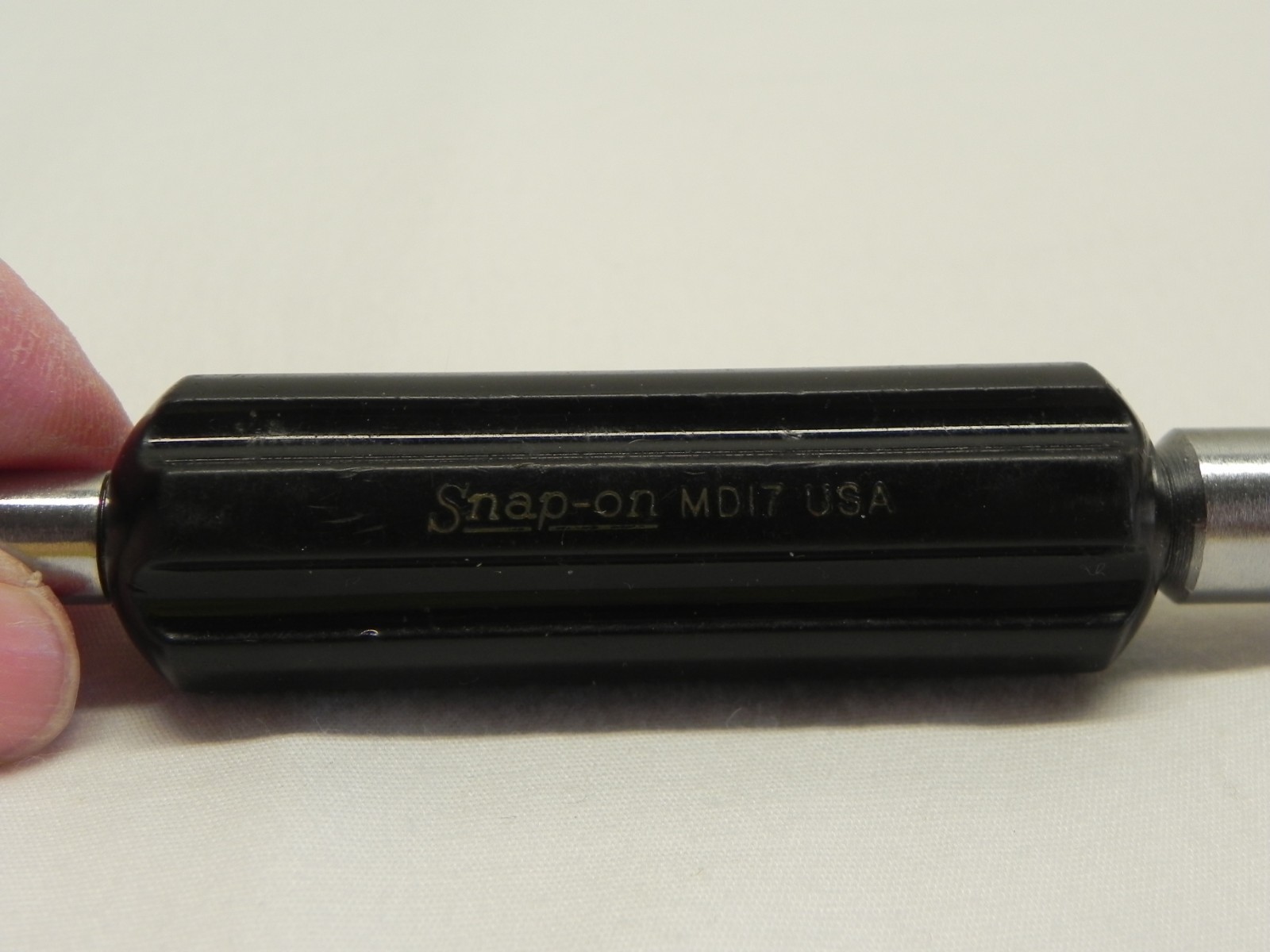 Snap-on 2 Piece MD17 & TR108 Carb Adjustment Tool & Tire Valve Core Tool