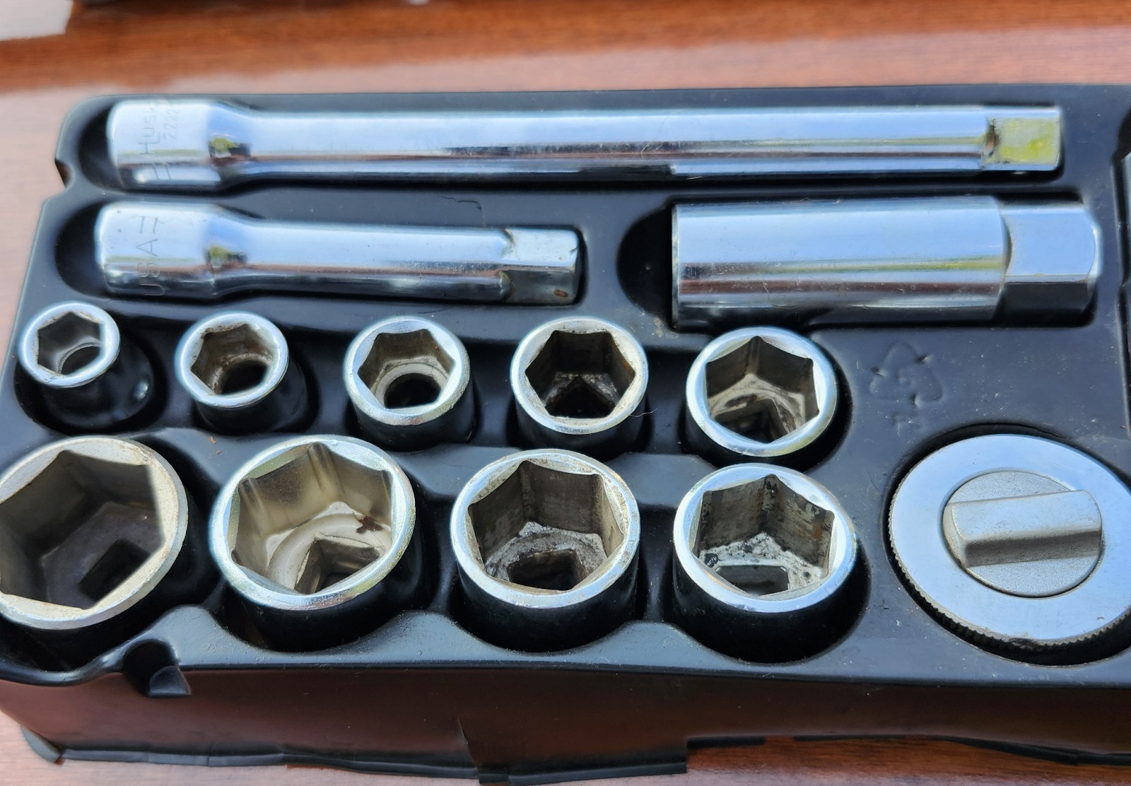 Vintage Husky USA Socket Sets (2) SAE Plus Metric/Sae 1/4″& 3/8″ Sockets 78 Pcs