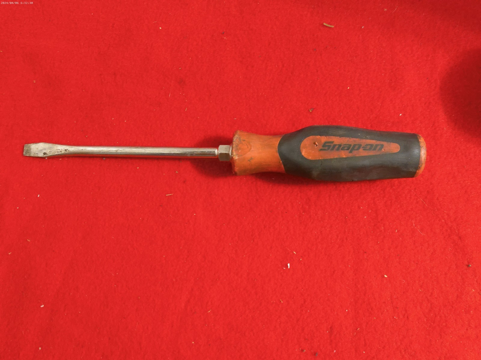 Snap On SGD6B- 5/16″ Flat Tip X 6″ Long Blade Soft Grip Screwdriver –