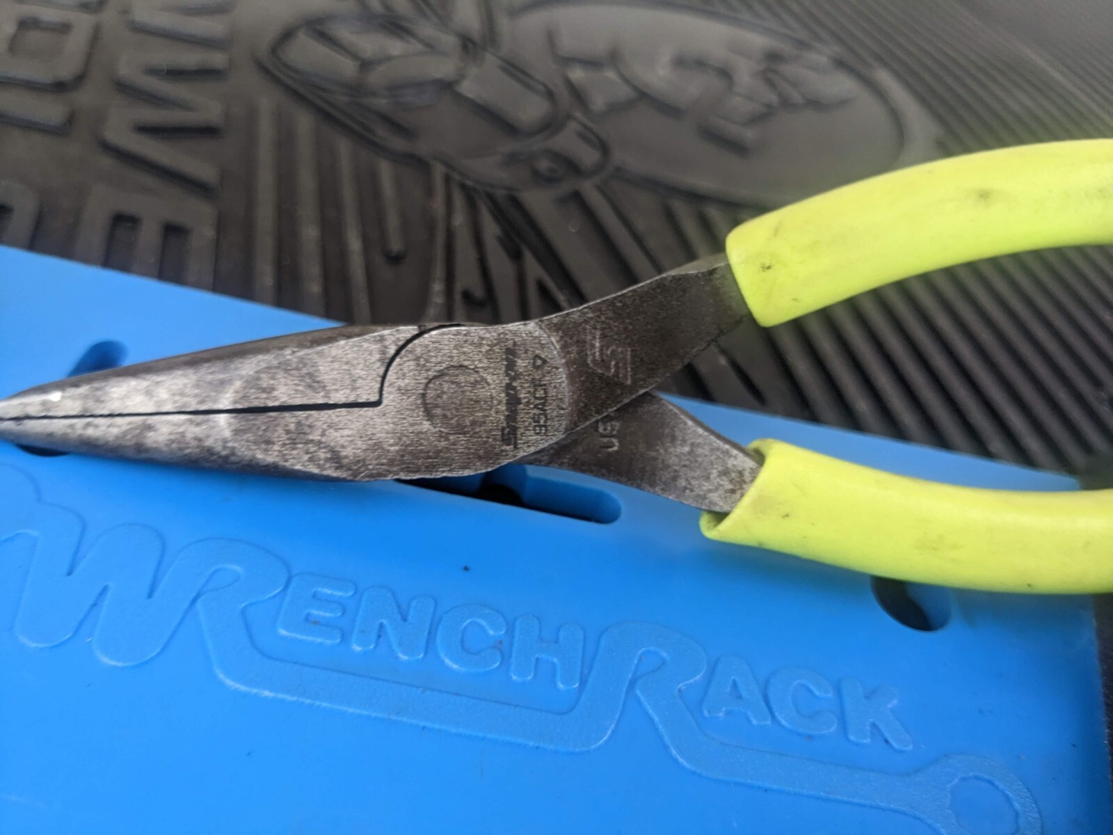 #az165 Snap-on Tools USA HI-VIZ 6″ Soft Grip Needle Nose Pliers 95ACFHV