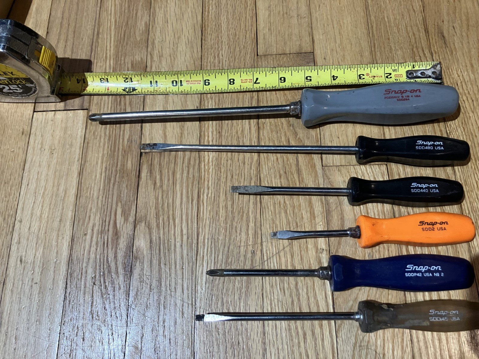 Lot of 6 Snap-On Screwdrivers (Various Colors/Sizes) Made in USA -w/Snap-On Tray