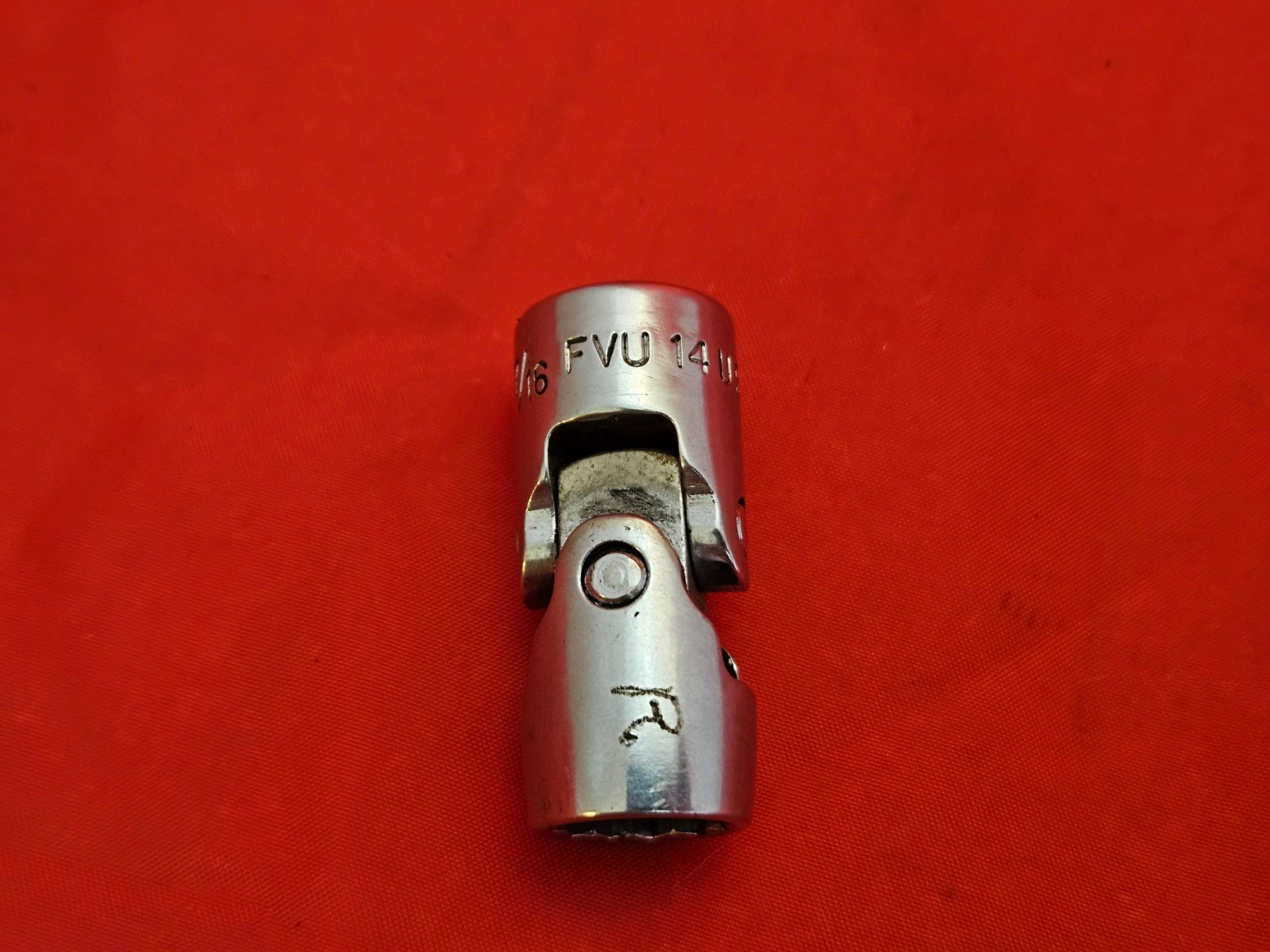 Snap-on FVU14 3/8″ Drive 7/16″ 12 Point Shallow Universal Swivel Socket USA D4