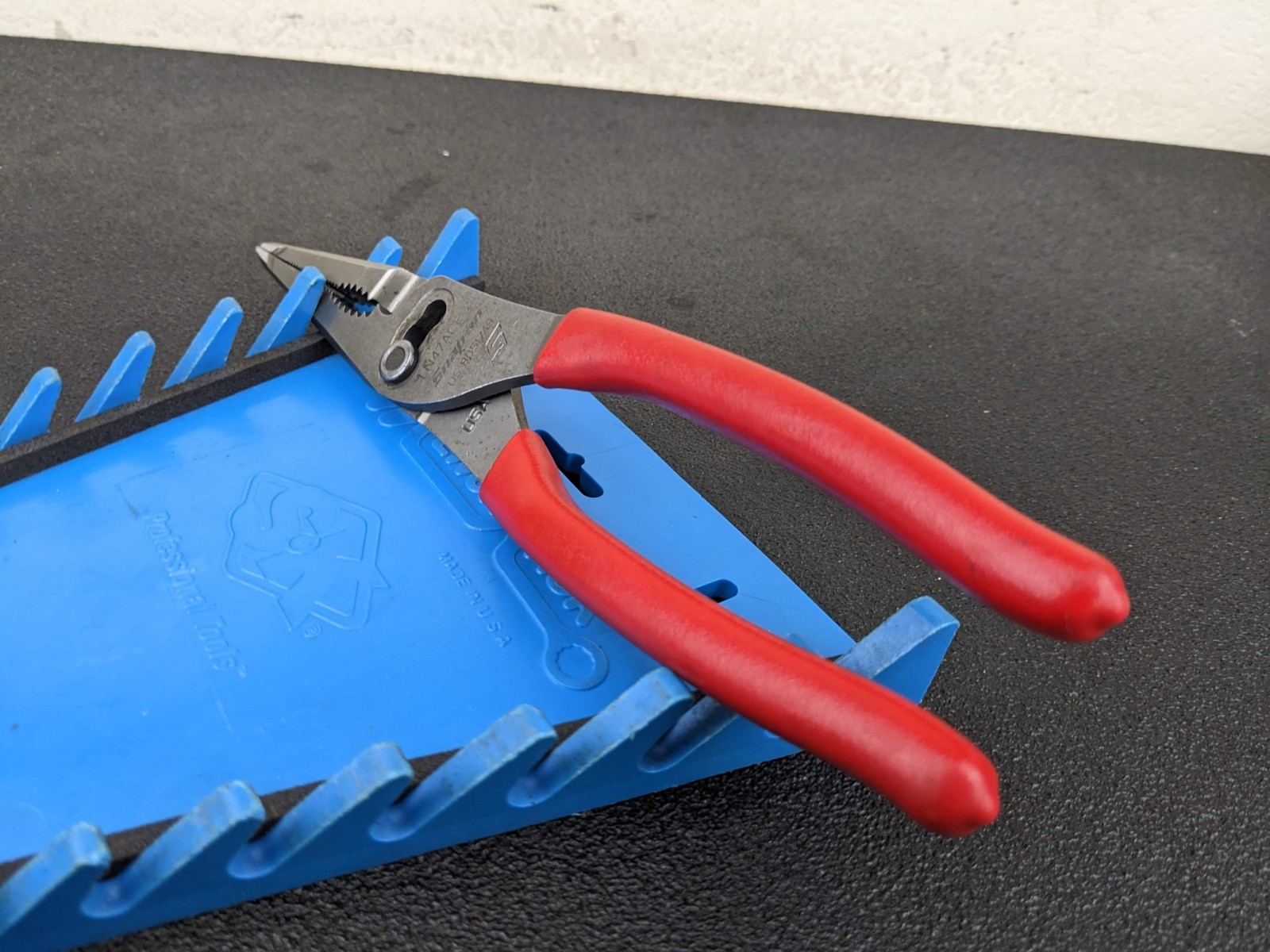 #bo172 SNAP ON LN47ACF 9″ Talon Grip Long Nose Slip Joint Pliers RED USA TOOLS