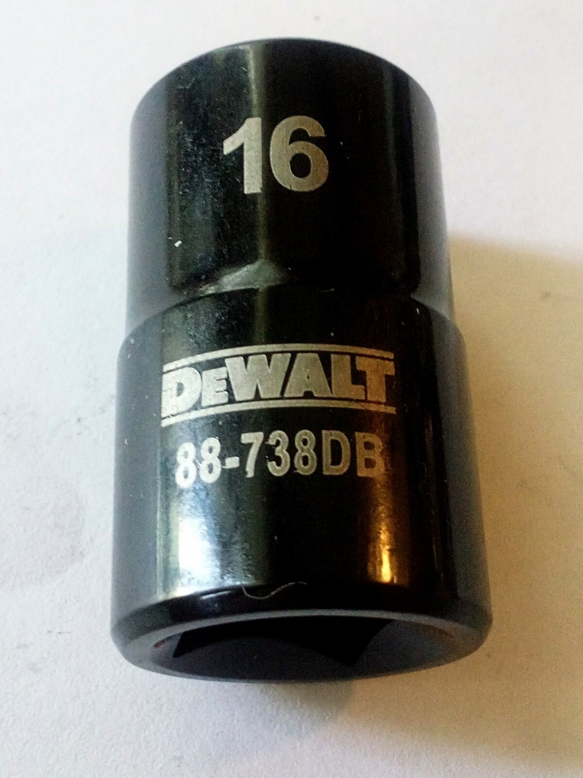 DeWalt 16 mm x 1/2″ Dr Black Chrome Socket – 88-738DB – 6 Pt Free Shipping