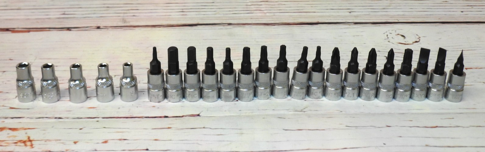 Sonic 309402 95 piece metric combination 1/4″ and 1/2″ Ratchet and socket set