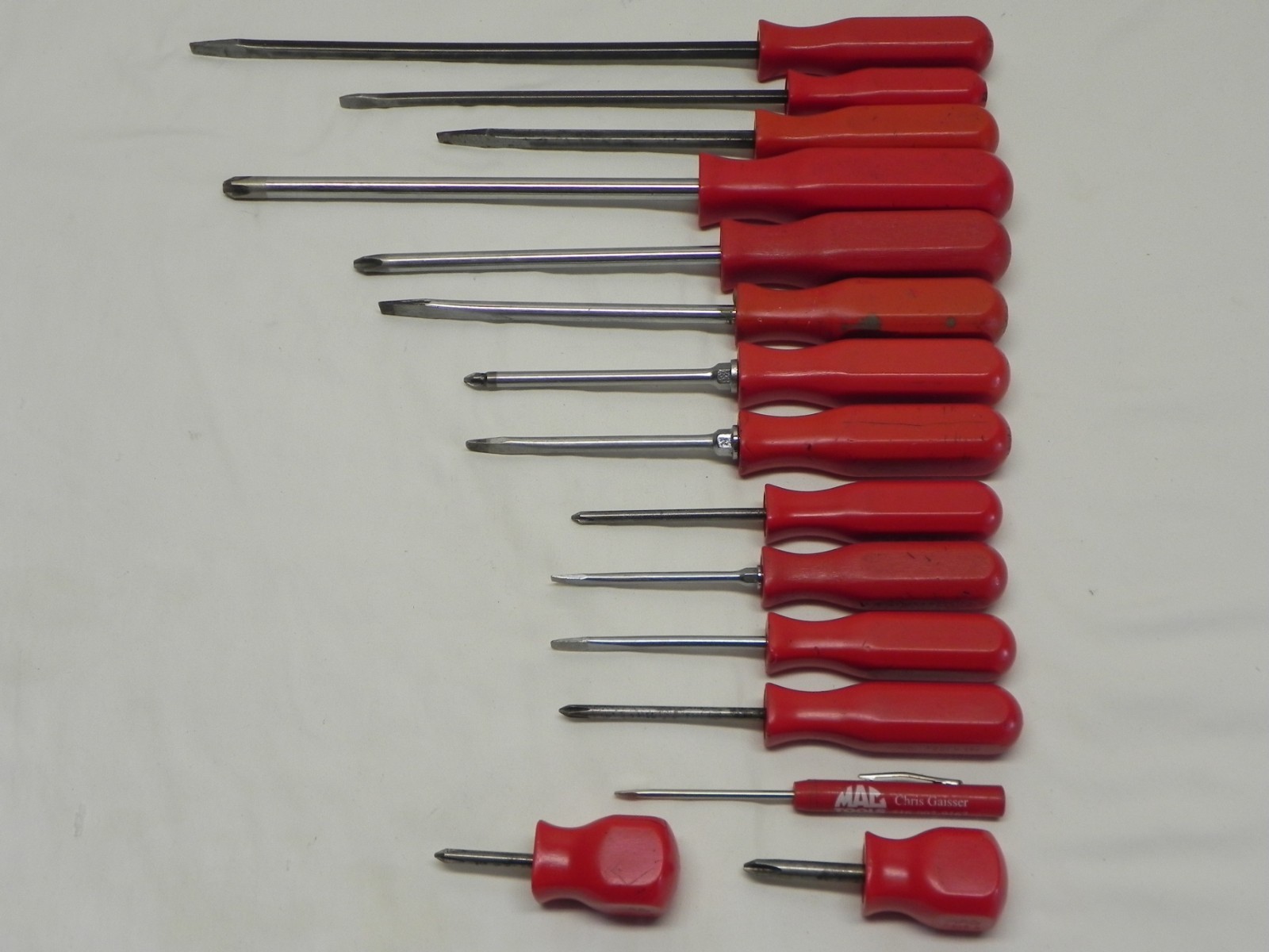 Mac Tools Vintage 15 Piece Flat Tip & Phillips Head Red Screwdriver Set