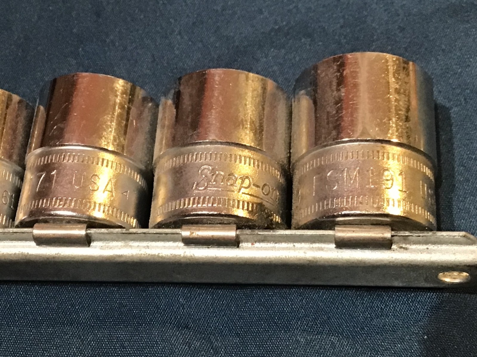 Vintage Set of x12 SNAP-ON METRIC SOCKETS 6pt #8-9-10-11-12-13-14-15-16-17-18-19