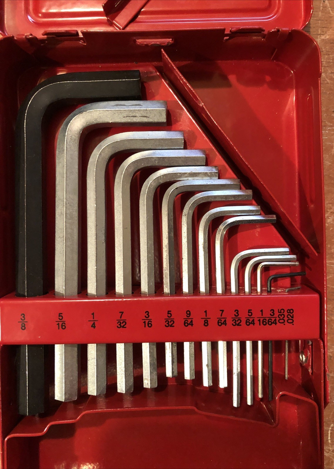 Snap-on Tools USA SAE Hex Red Metal Case Only 10 wrenches are SnapOn