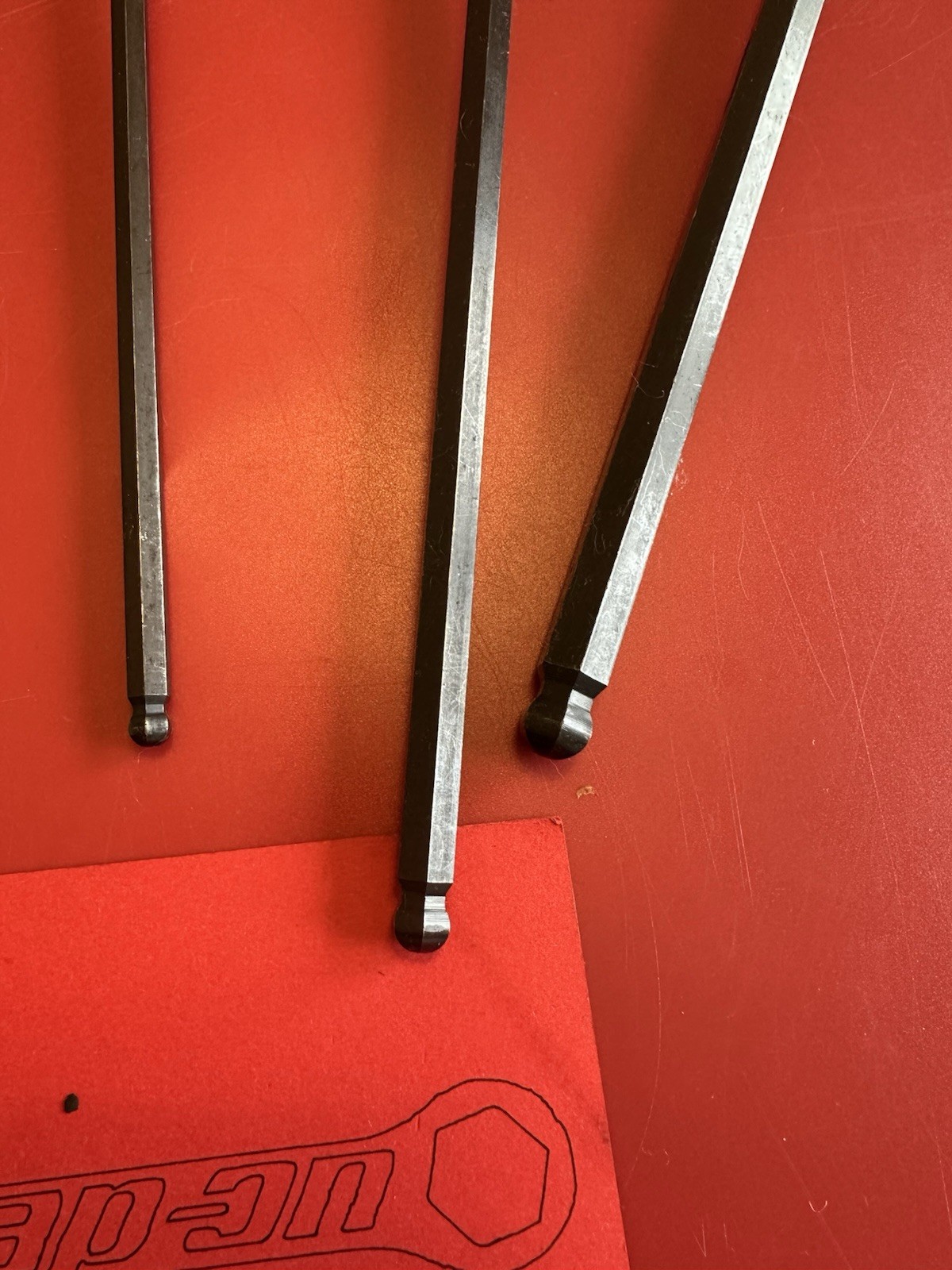 Snap On 8 pc Metric T-Handle Ball Hex Wrench Set (2–10 mm) AWBMCG1600