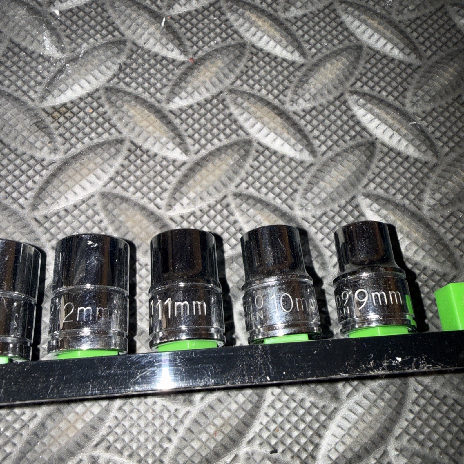 Williams 3/8 Metric Shallow 11pc 9-19mm Socket Set With Abs Rail