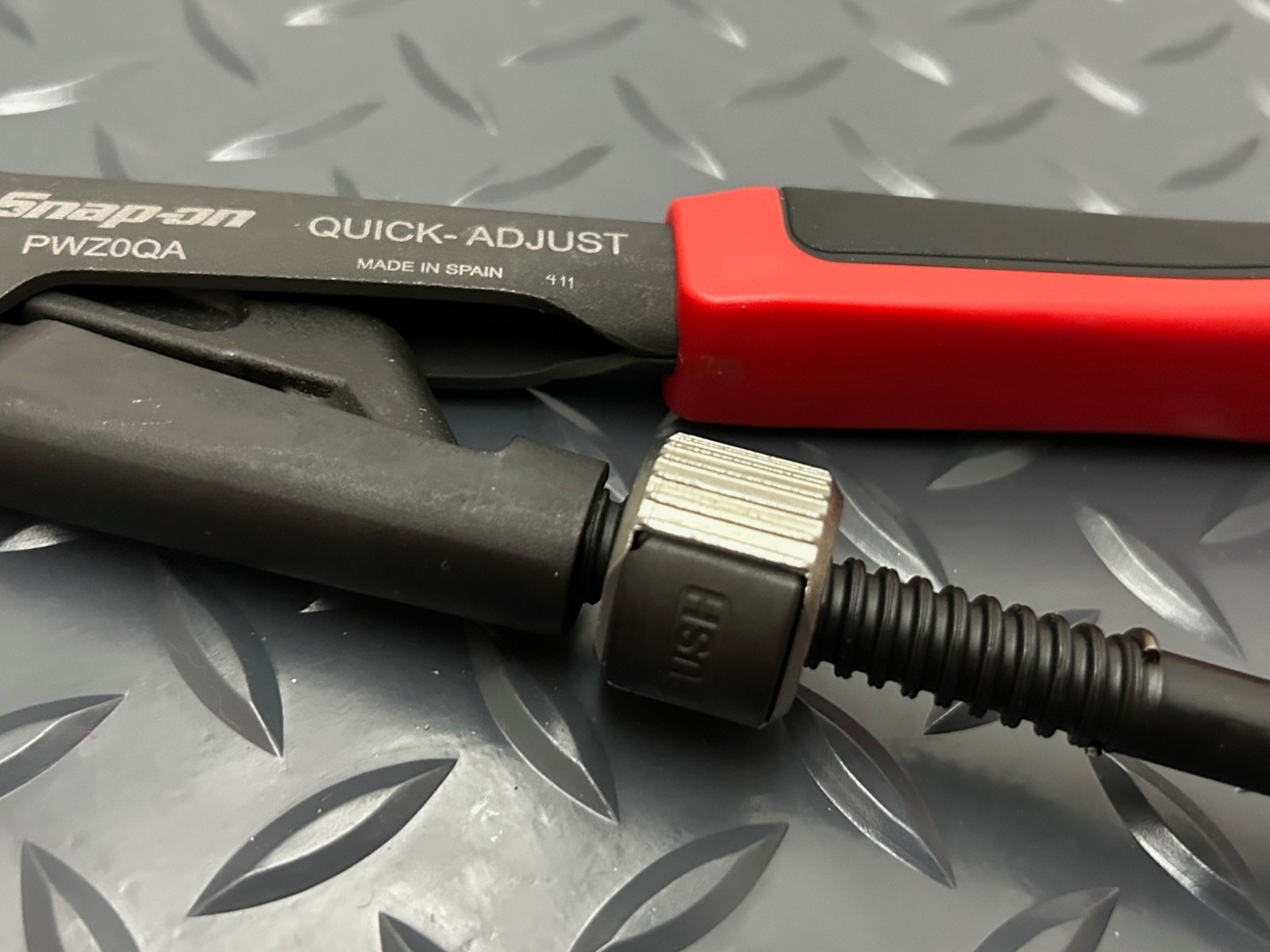 Snap-on Tools Red 8-5/8″ Soft Grip Quick Adjust Pliers Wrench PWZ0QA NEW
