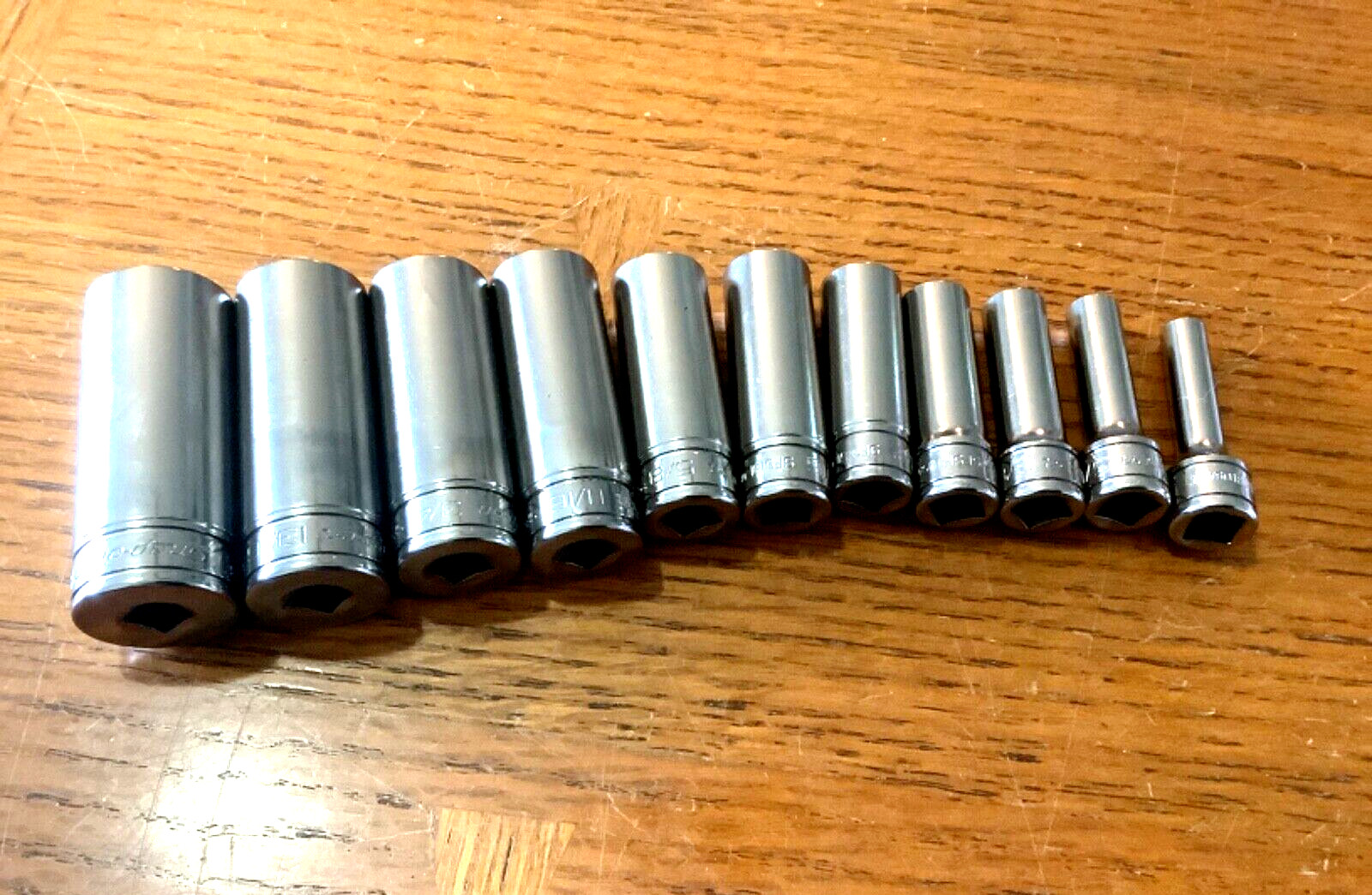 New Snap-on™ 3/8″ drive 1/4″ thru 7/8″ 6-point deep Socket Set 211SFSY
