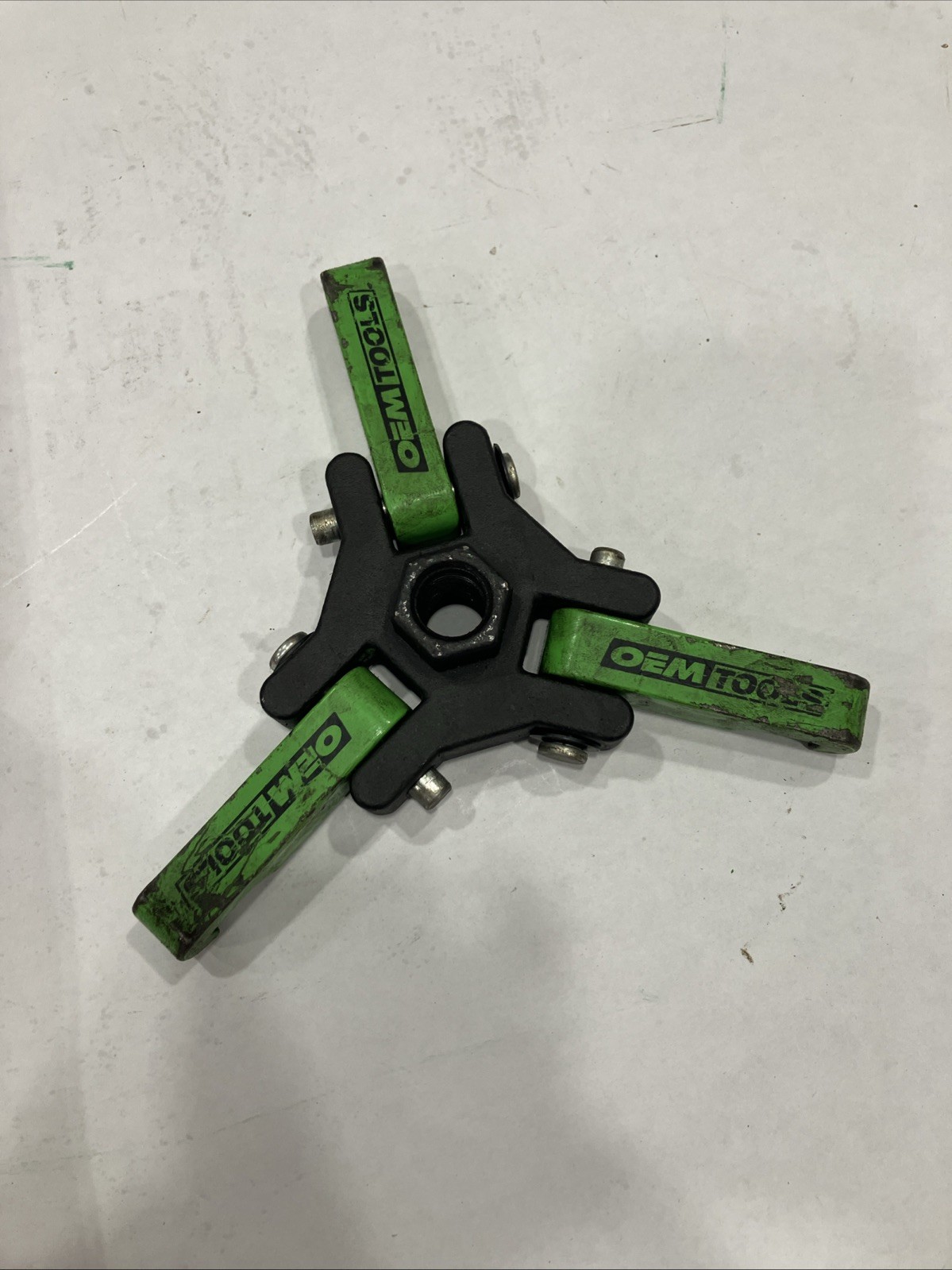 OEM Tools 27139 Chrysler Harmonic Balancer Puller