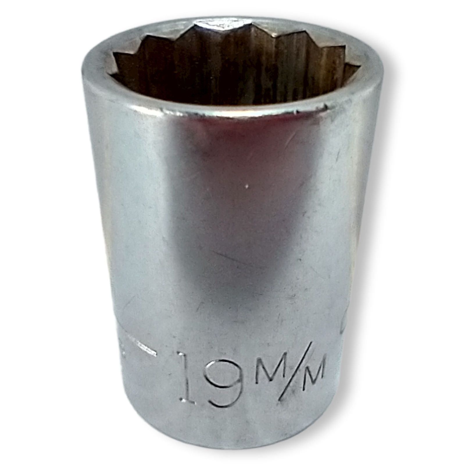 Craftsman V 44238 – 1/2″ Drive – 19 MM 12 Pt. Socket