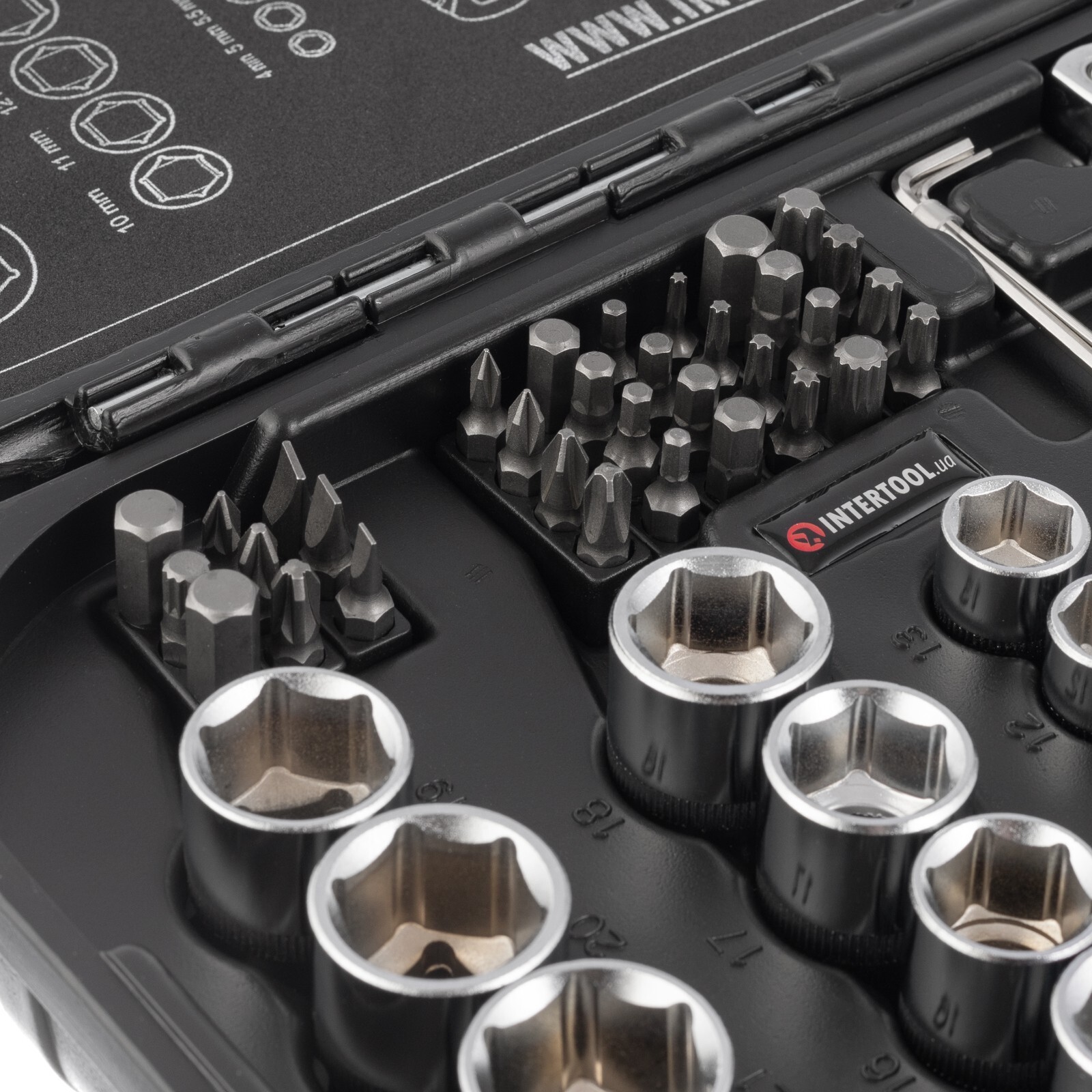 INTERTOOL 73pc 1/4″ and 1/2″ Ratchet Socket Wrench and Bit Set ET08-8073