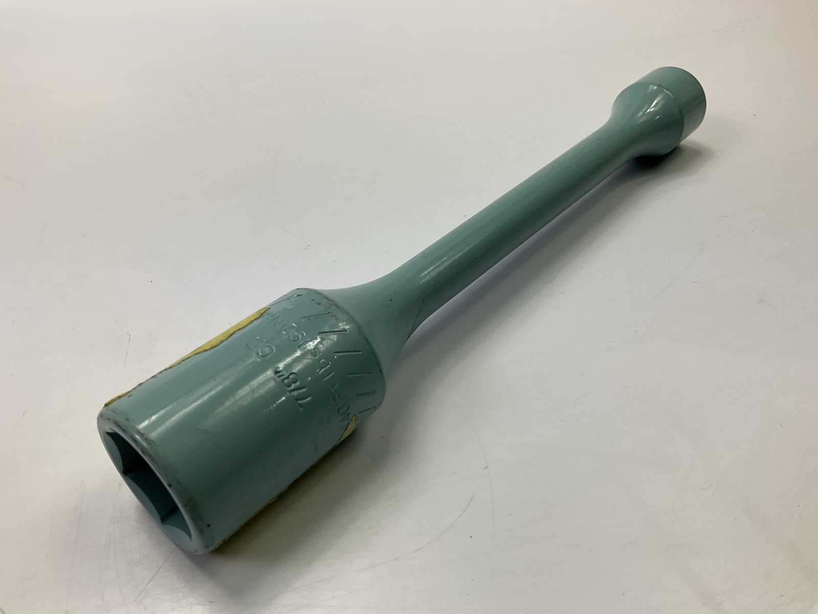 Accutorq 10-0313 1/2″ Drive 7/8″ (22mm) 140 Ft/Lbs Aqua Torque Lug Nut Stick Bar