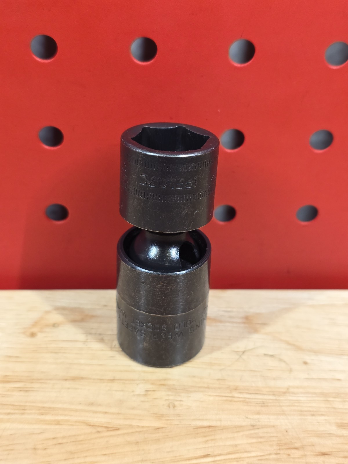 Snap-on Tools NEW IPFM17C 17mm 3/8″ Drive Metric 6-Point Impact Swivel Socket