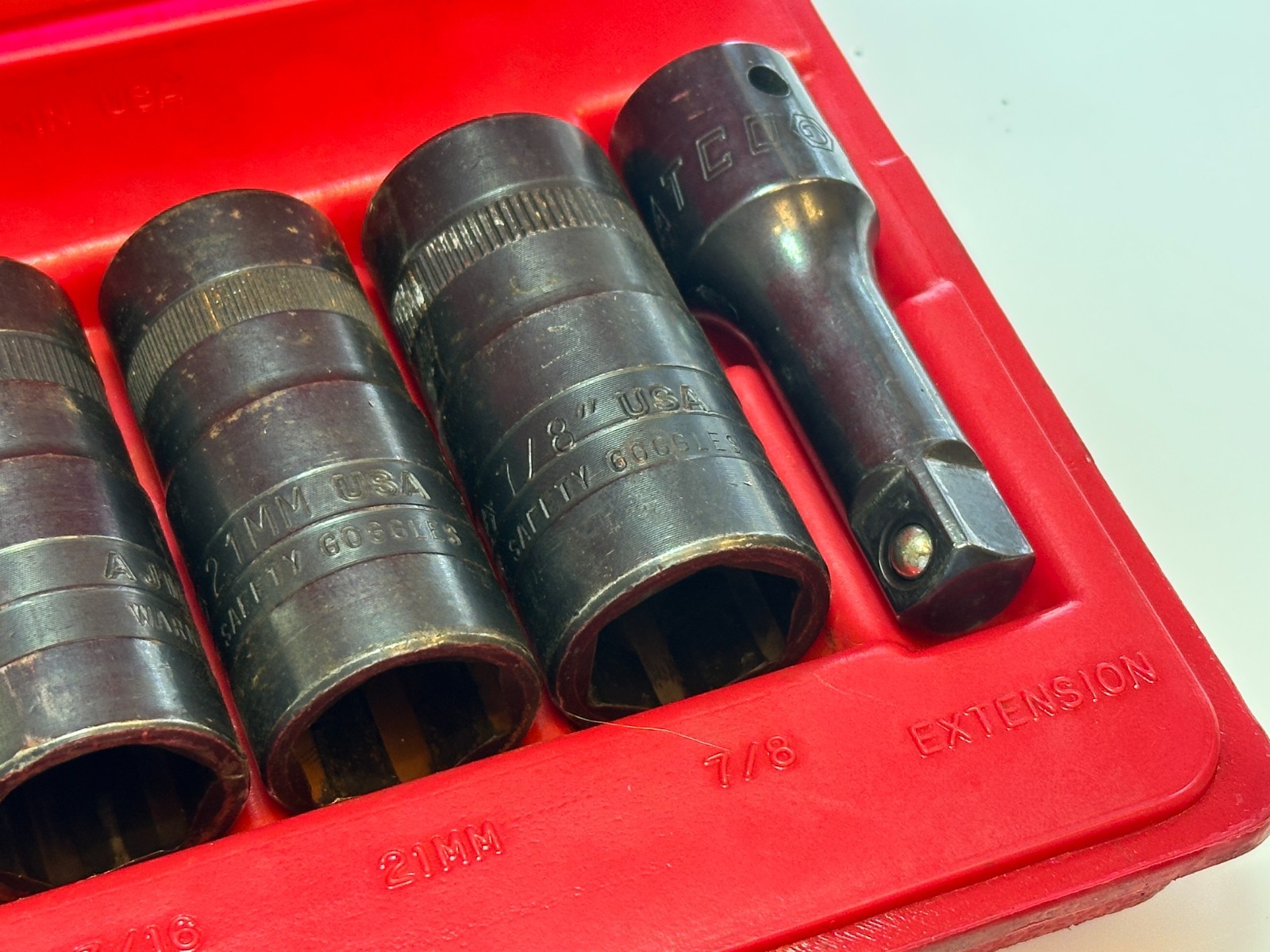 Ken-Tool USA 30111 5pc Double-Duty Flip Socket Set w/ Matco Extension, Missing 1
