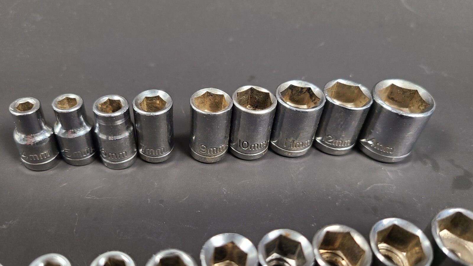 Lot Of 18 1/4” Drive 6 Point Sockets Various Sizes
