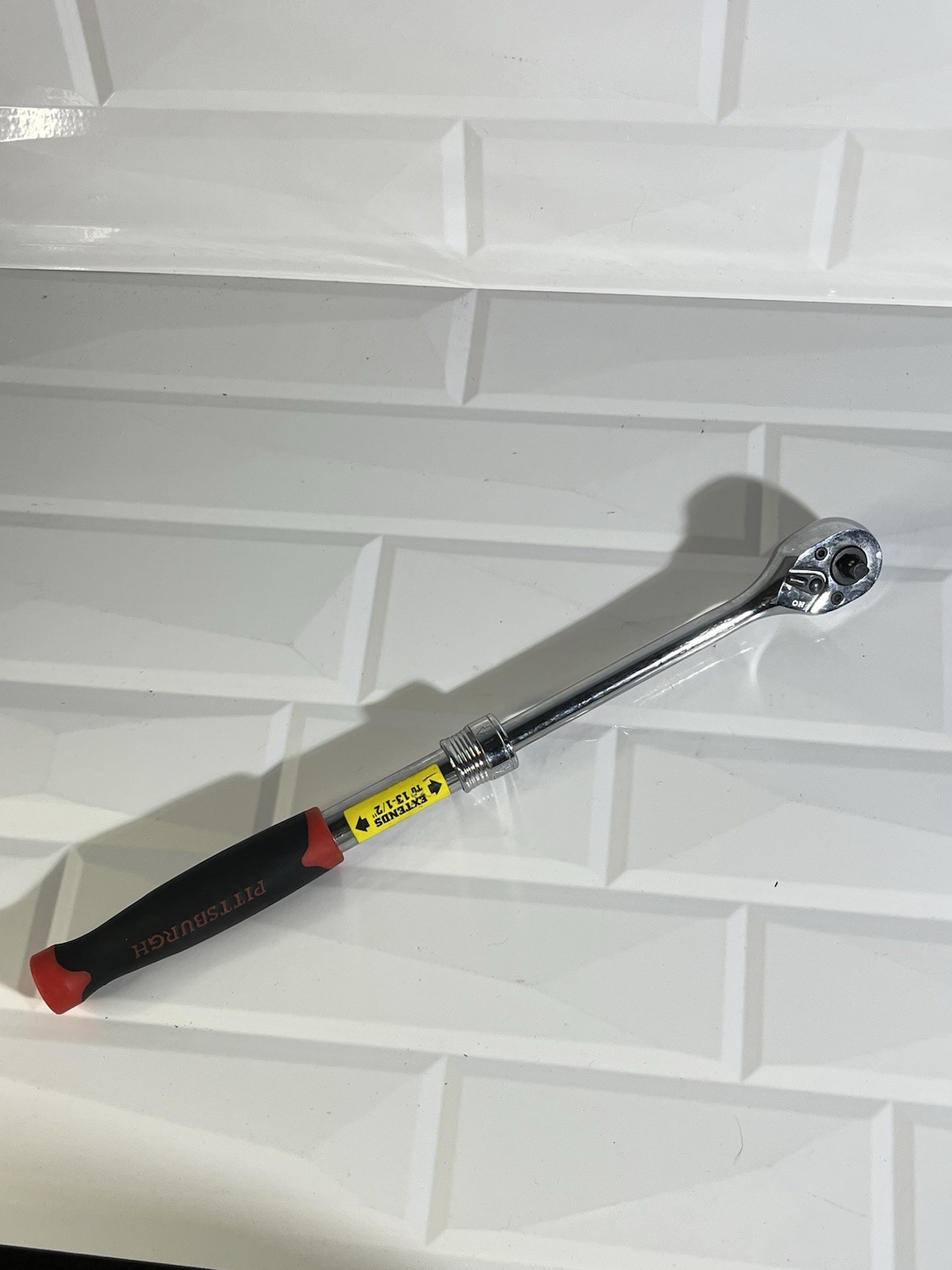 Pittsburgh Extendable Ratchet 3/8″- 1/4″ Drive Extends to 13-1/2″