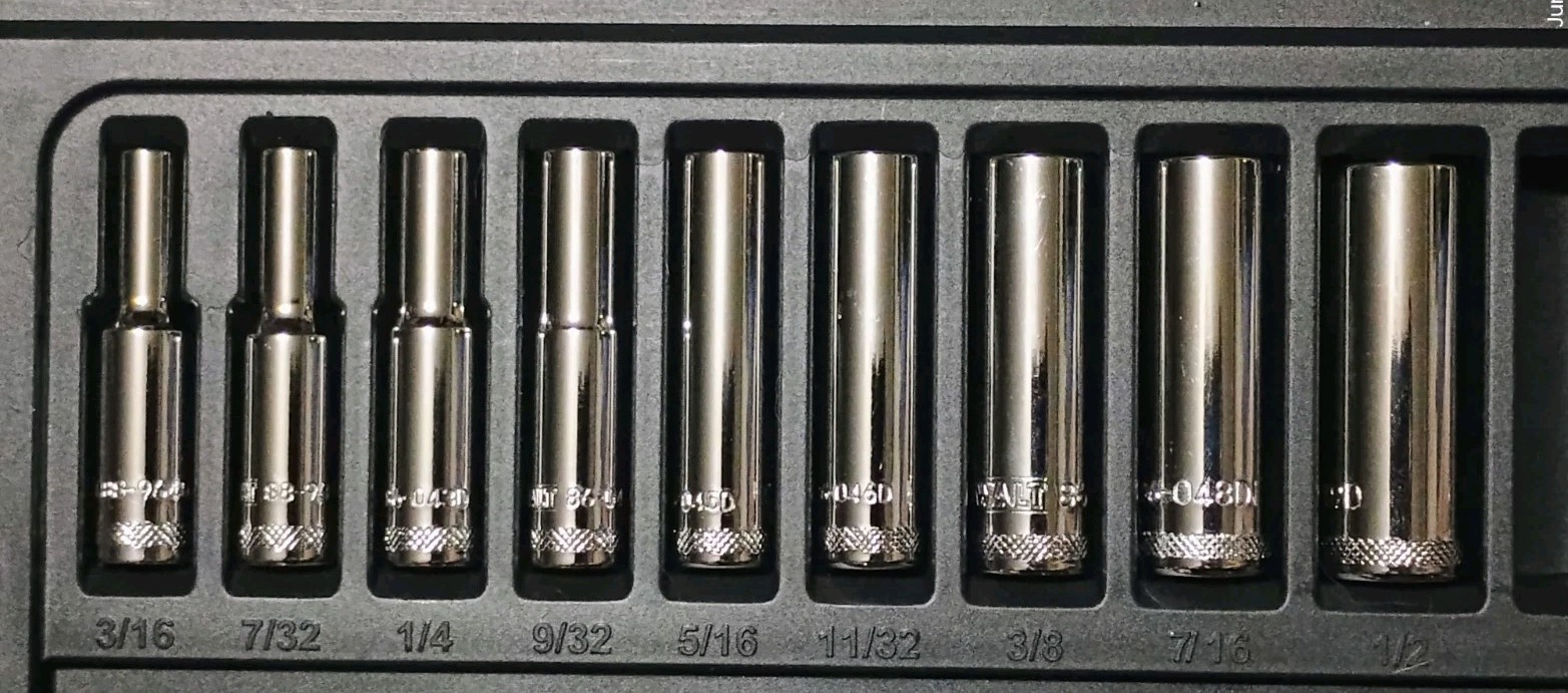 DeWalt 41 Piece SAE METRIC Standard Deepwell 6 Point Socket Set for 1/4″ Drive