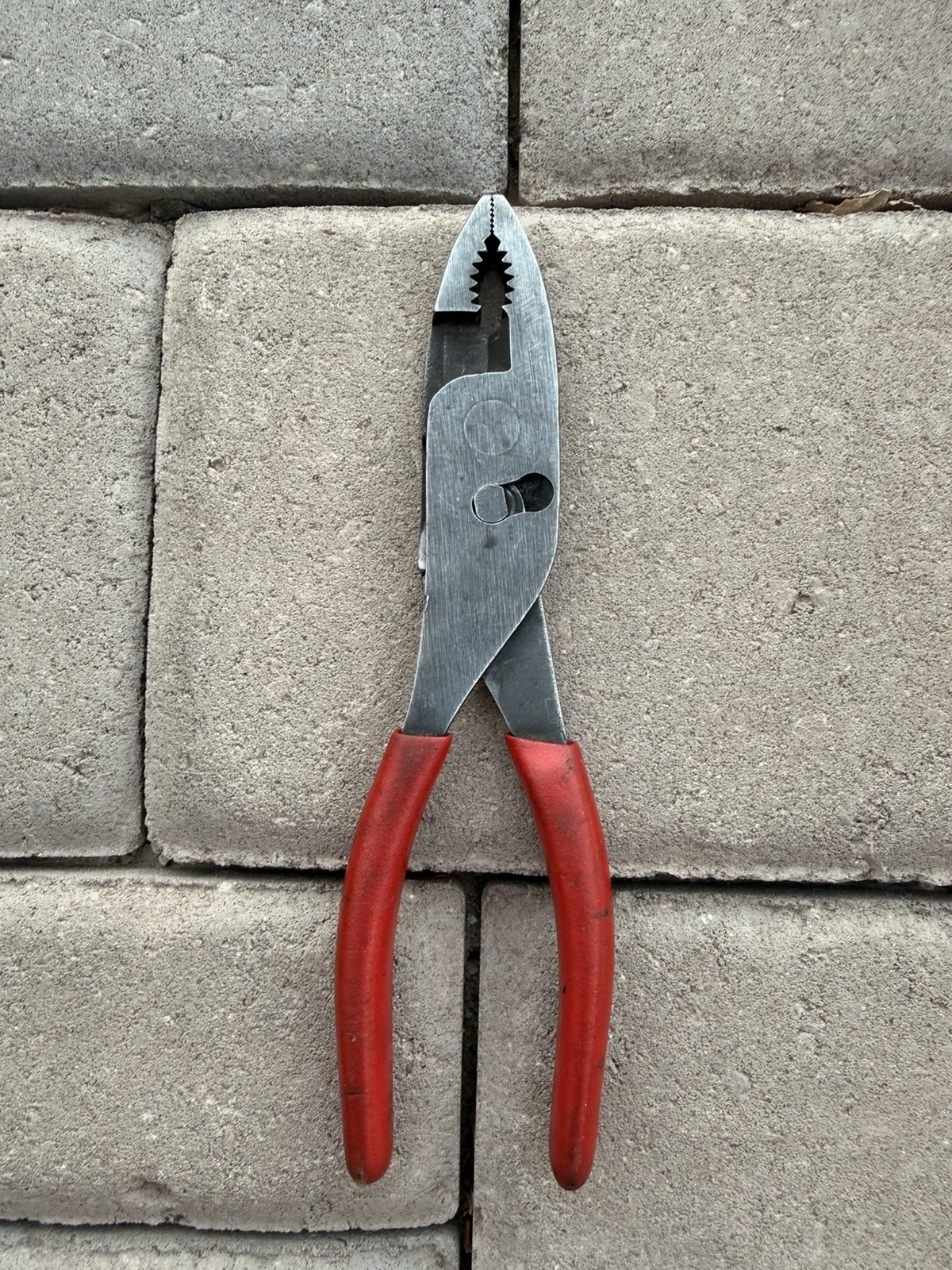 Snap on Tools USA RED Soft Grip High Leverage Combination Pliers HL138ACP NICE