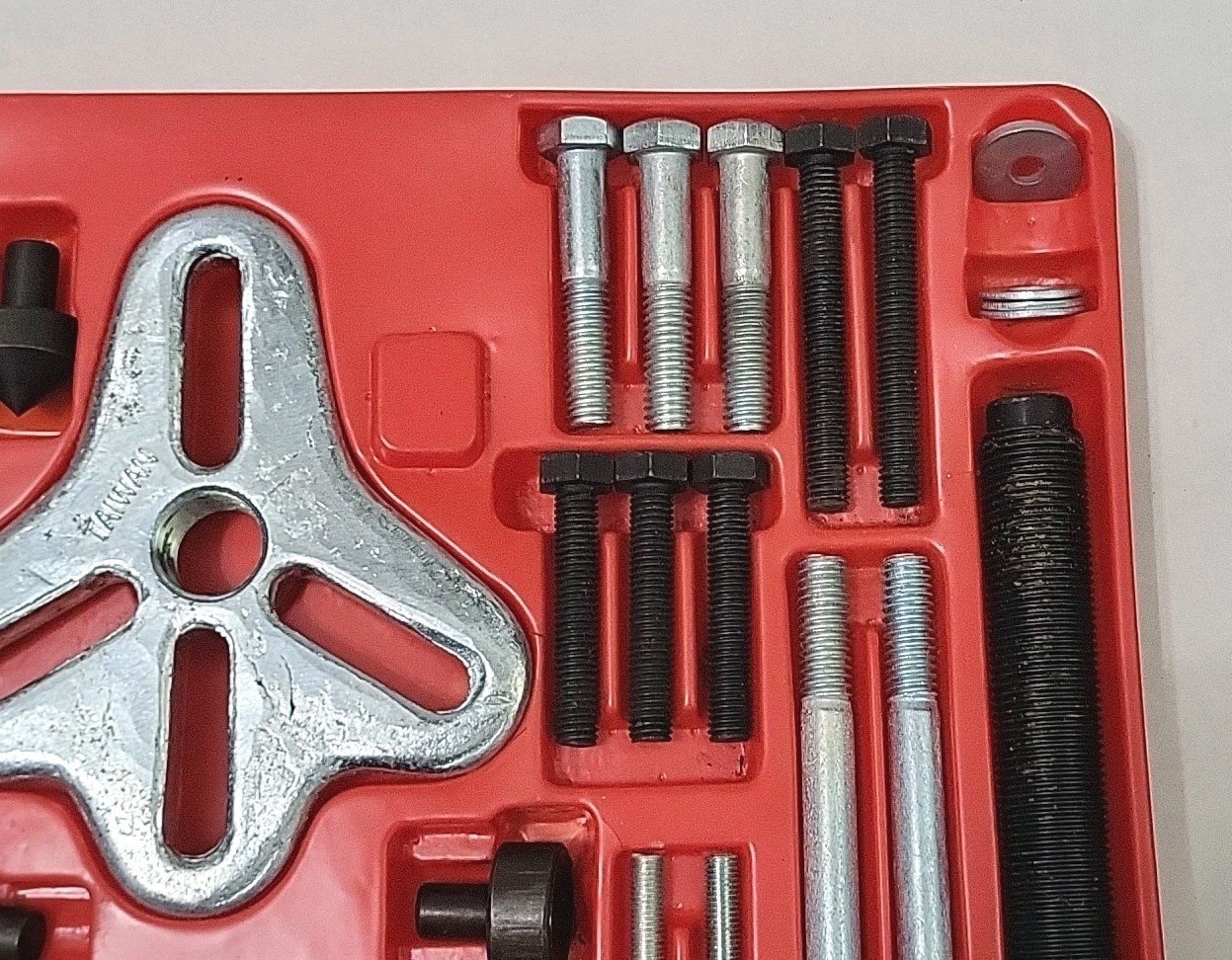 P-63846 PC BOLT TYPE PULLER SET