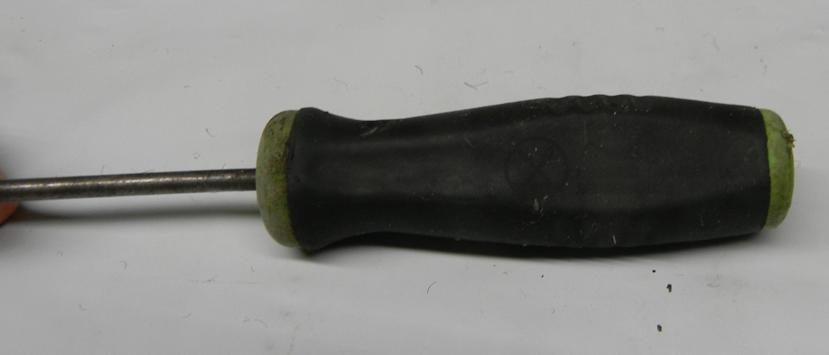 SNAP-ON 5-1/2″ LONG GREEN/BLACK SOFT GRIP INSTINCT HANDLE MINI AWL #SG3ASA
