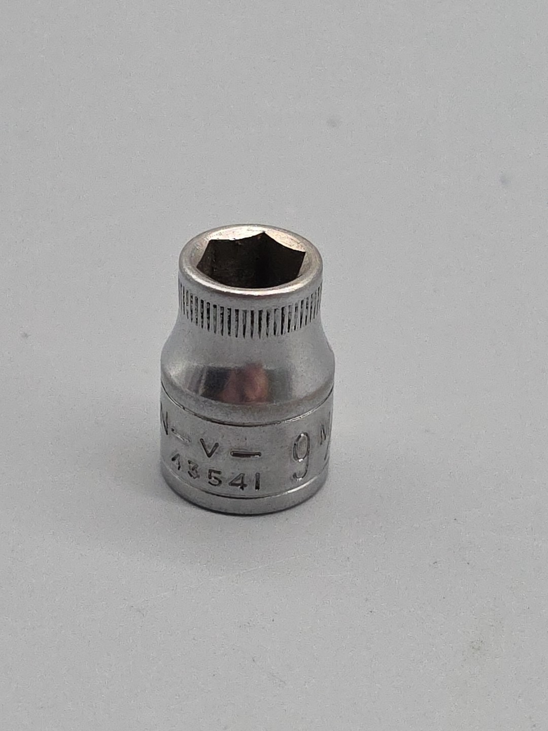 Craftsman 3/8″ Drive 9MM 6 Point Shallow Socket Metric V 43541 USA