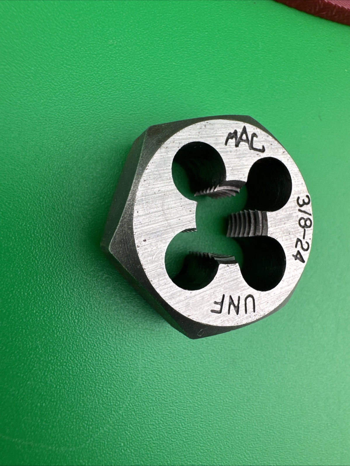 Mac Tools 6536DIA SAE Hexagonal Die 3/8″-24 NF – 1″ Shank