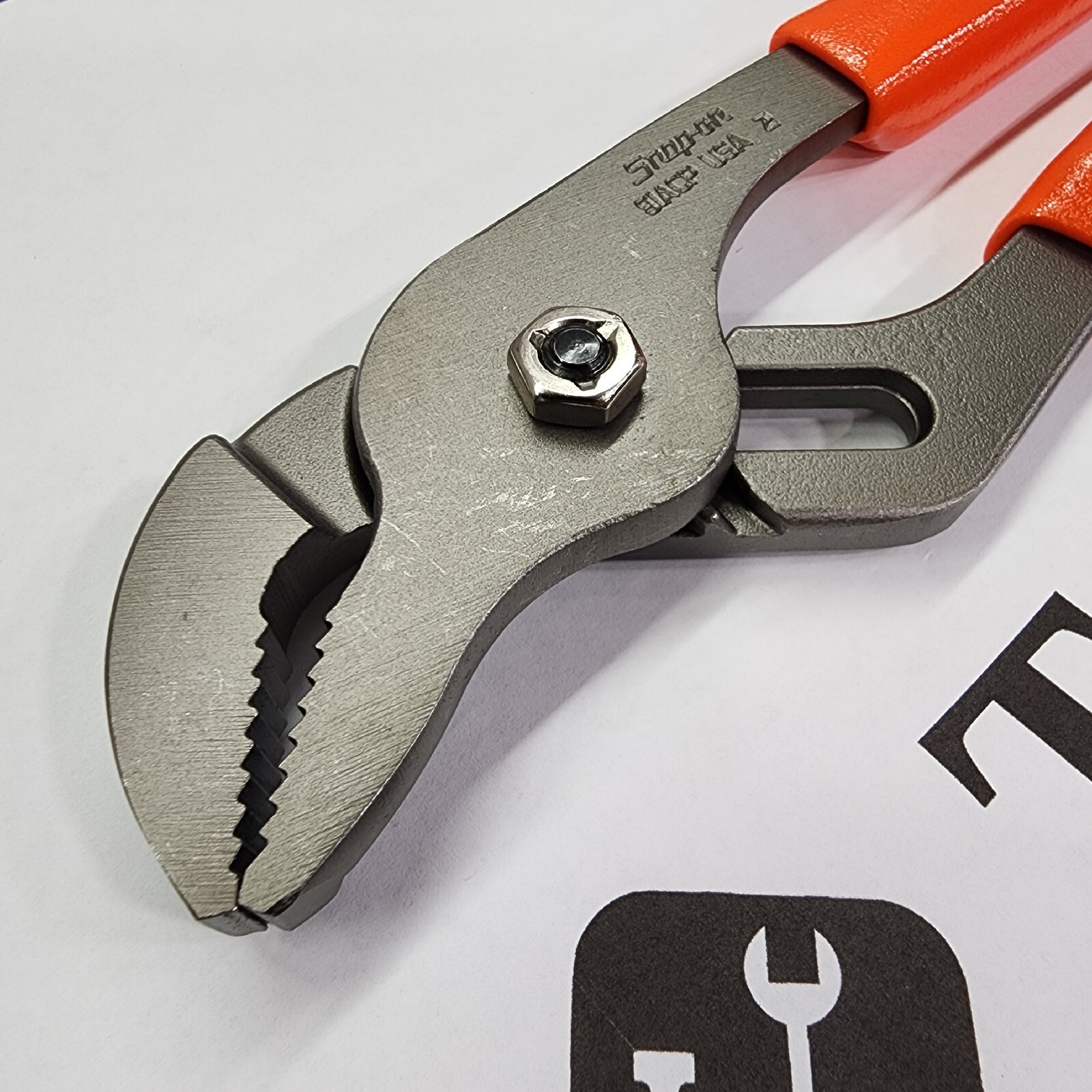 Snap-on Tools NEW ORANGE 9″ Adjustable Joint Interlocking Channel Pliers 91ACP