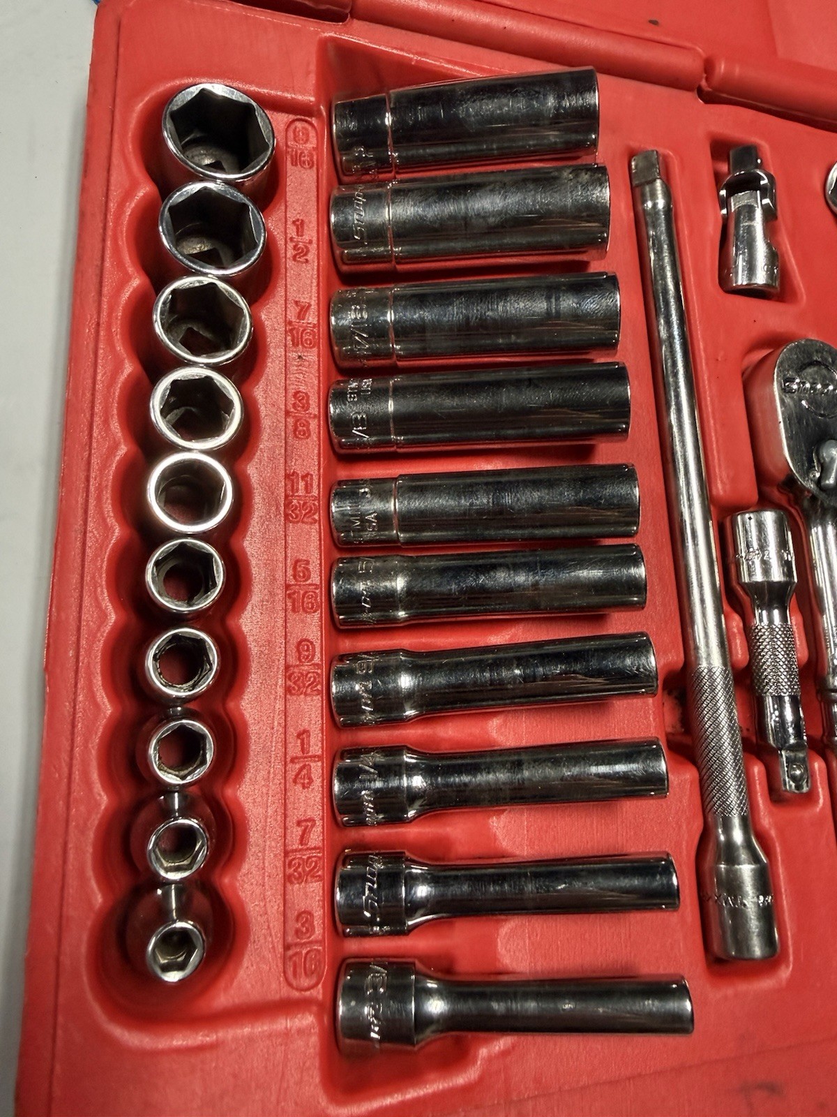 Snap-on 144TMPB 44pc 1/4″ Drive 6 Point Metric/SAE Socket Set.