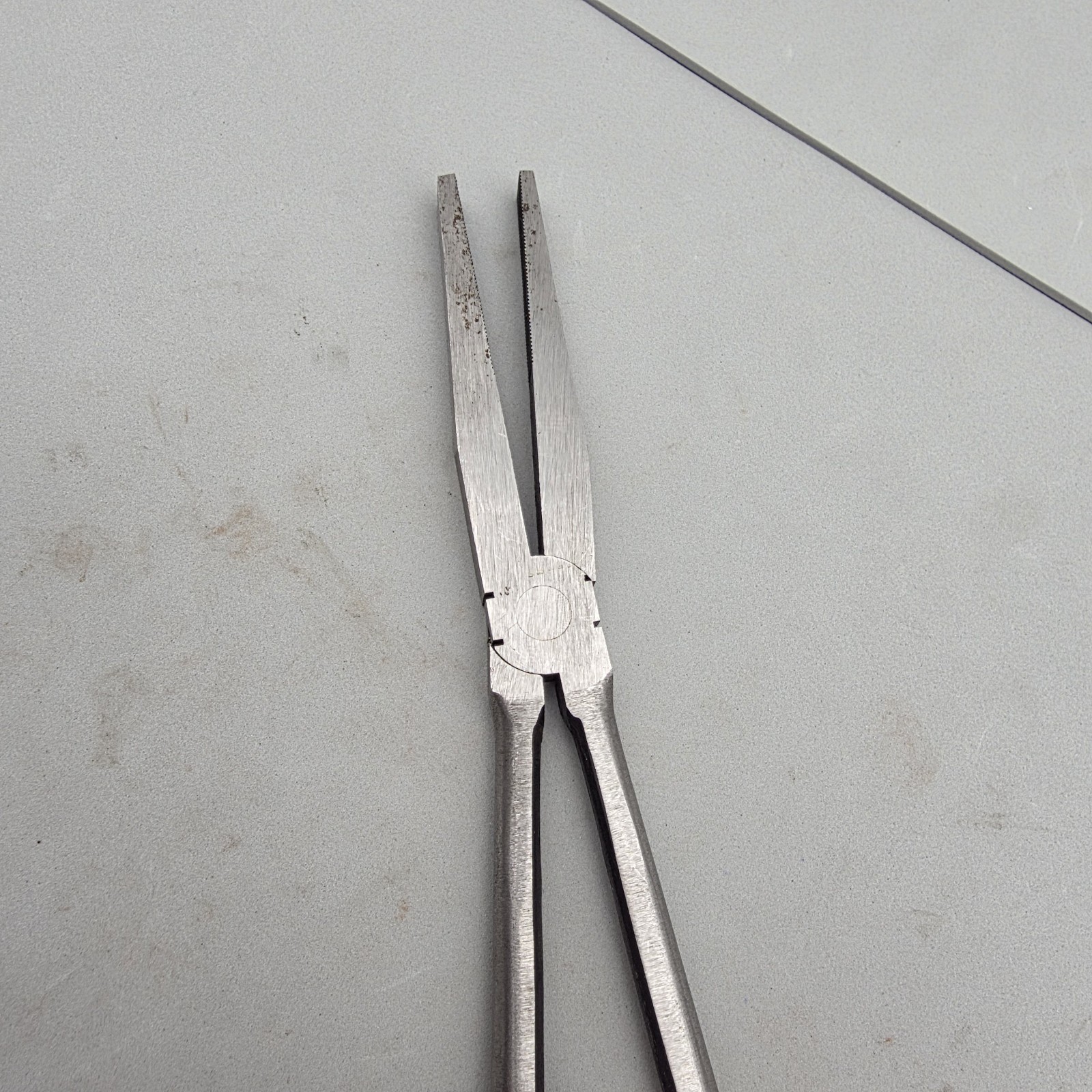 Mac Tools 11” Duck Bill Pliers RED Spring-Loaded Long Handles P11LRDBA