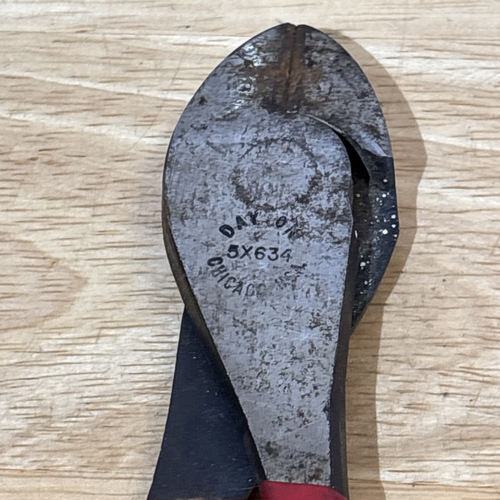 Dayton 7″ Diagonal Cutters Pliers Red Handle 5×634 Vtg USA