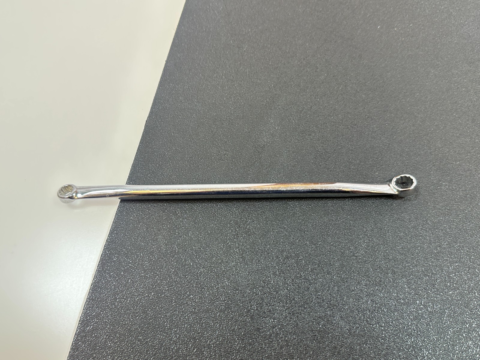 🇺🇸 Snap-On Tools USA XDH810A SAE 1/4″ x 5/16″ High-Performance Box End Wrench