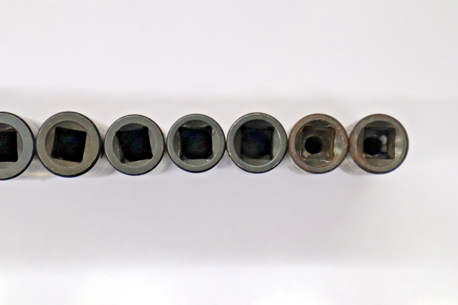 Mixed Lot of 28pc. 1-1/4″ – 1/8″ 6pt Impact Sockets Matco, Kobalt & Blackhawk
