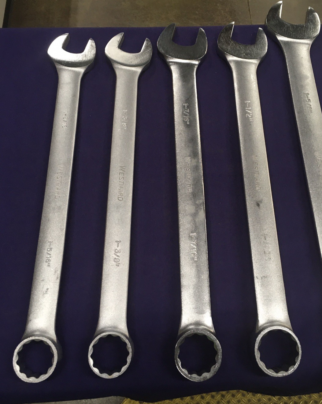 Westward 54DG02 Ratcheting Wrenches Set of 10 20″-26″ w/ Canvas Storage Bag