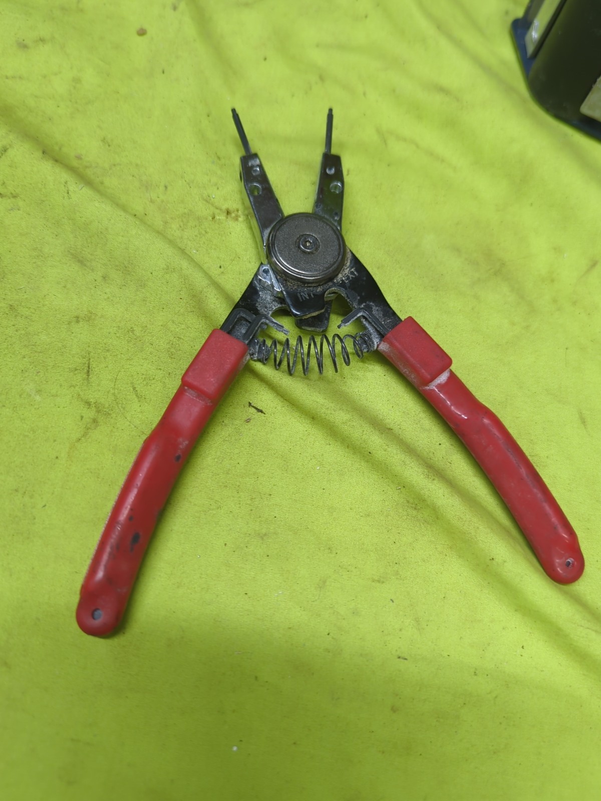 Performance Tool Reversible Snap Pliers