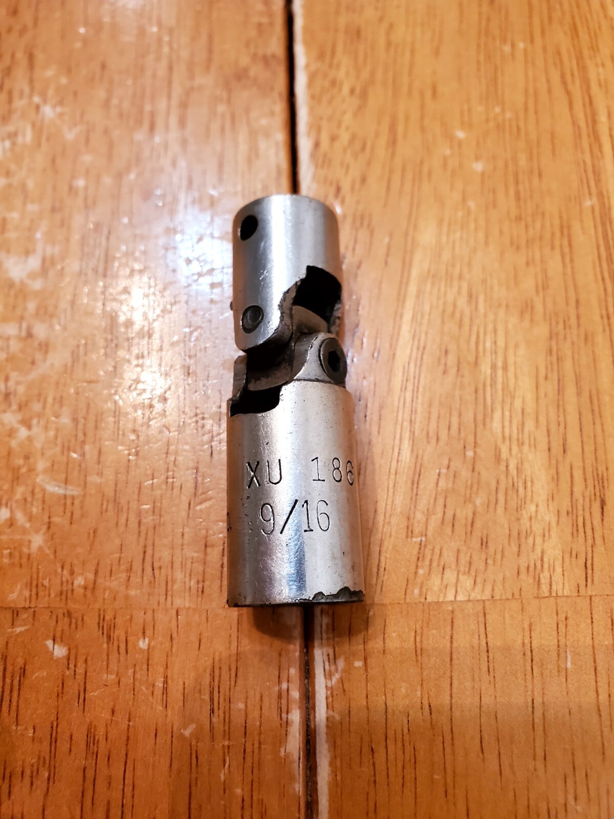 Mac Sabina 3/8″ Drive 9/16″ 6PT SAE Deep Universal Swivel Socket Worn XU186D