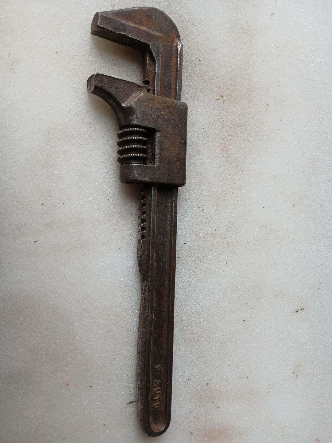 Vintage 9 In AUTO Adjustable Pipe Wrench 9″ Made In USA 9in Antique