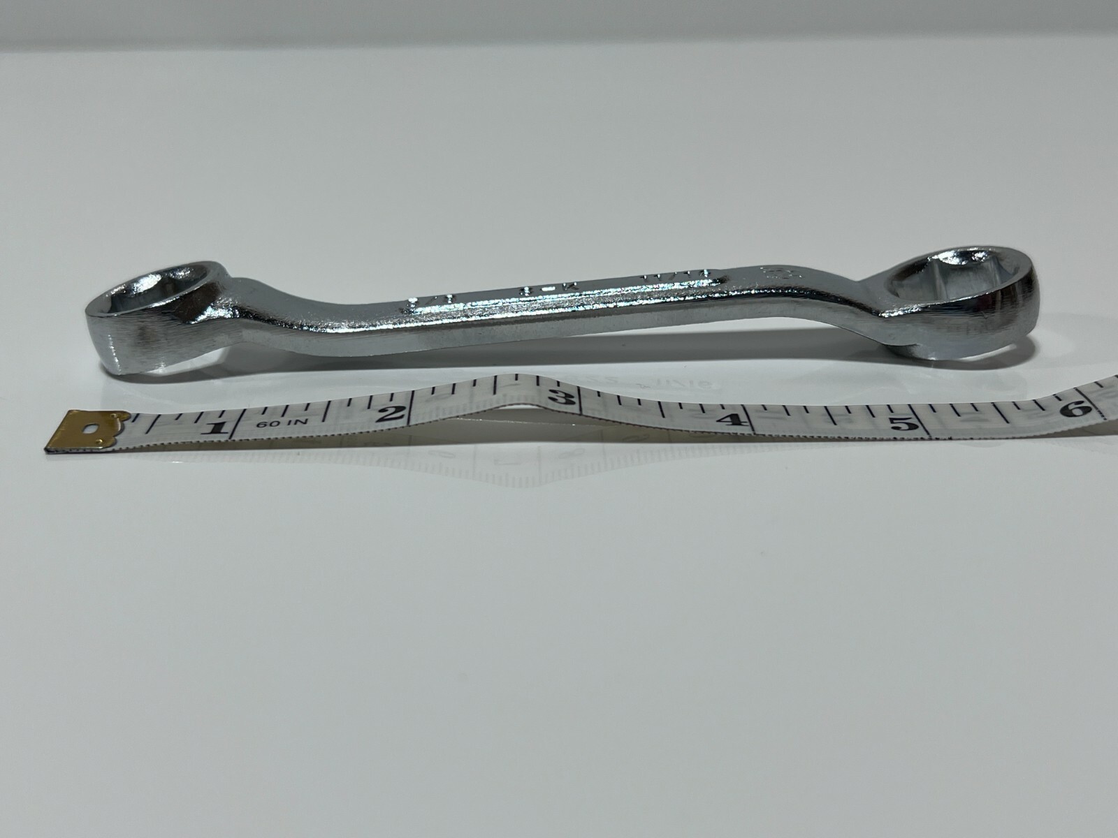 SK Tools USA 5/8″ x 11/16″ SAE Short Box End Wrench – 6 Point – M-2022 – NEW