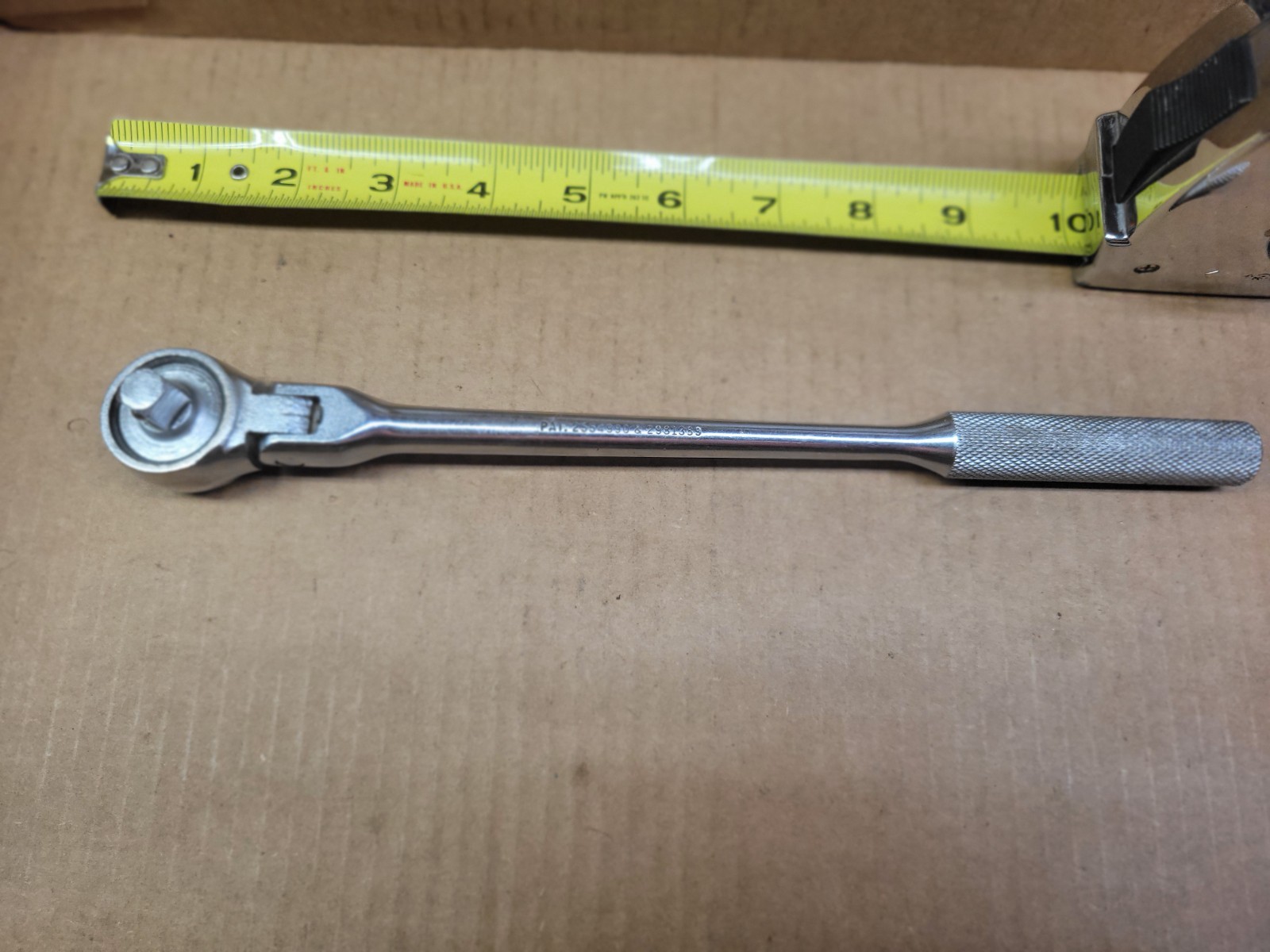 Husky USA 10-1/2″ 3/8″ Drive Long Handle Flex Head Ratchet No CB54