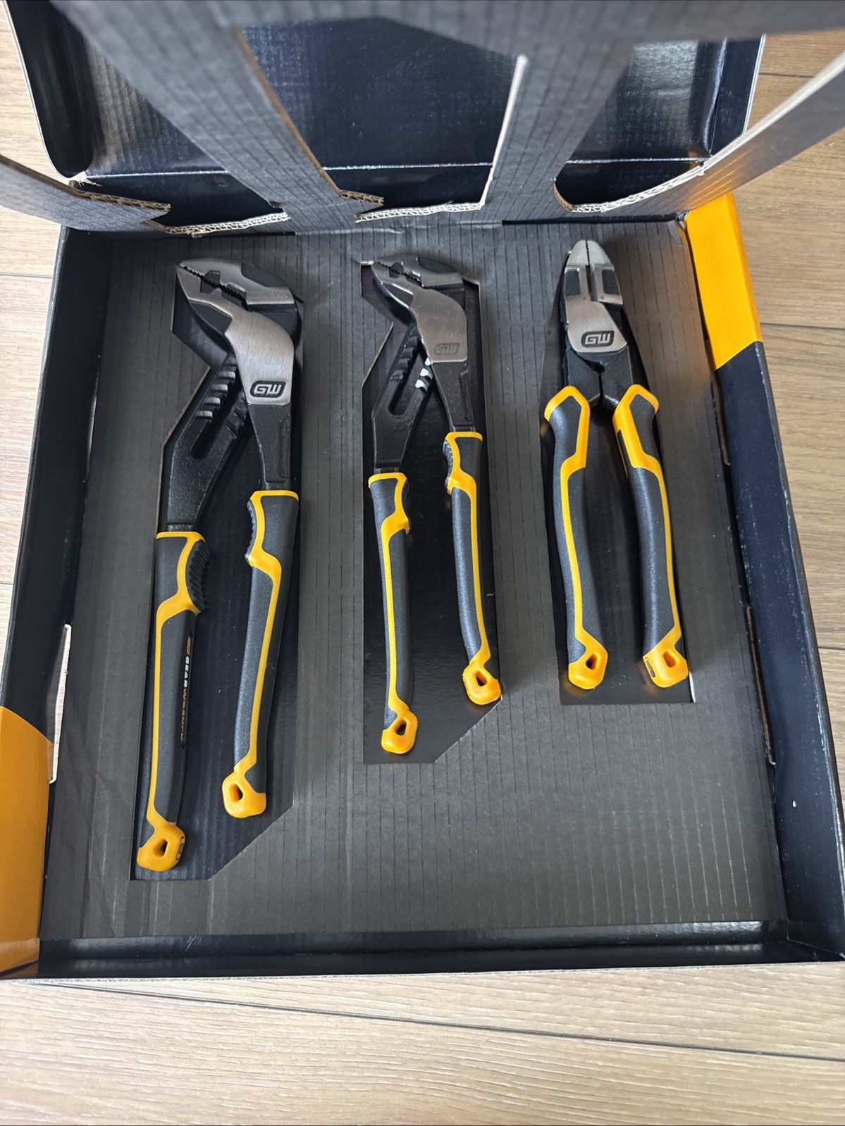 GEARWRENCH 82204C – 6 Pc. Pitbull Dual Material Mixed Plier Set