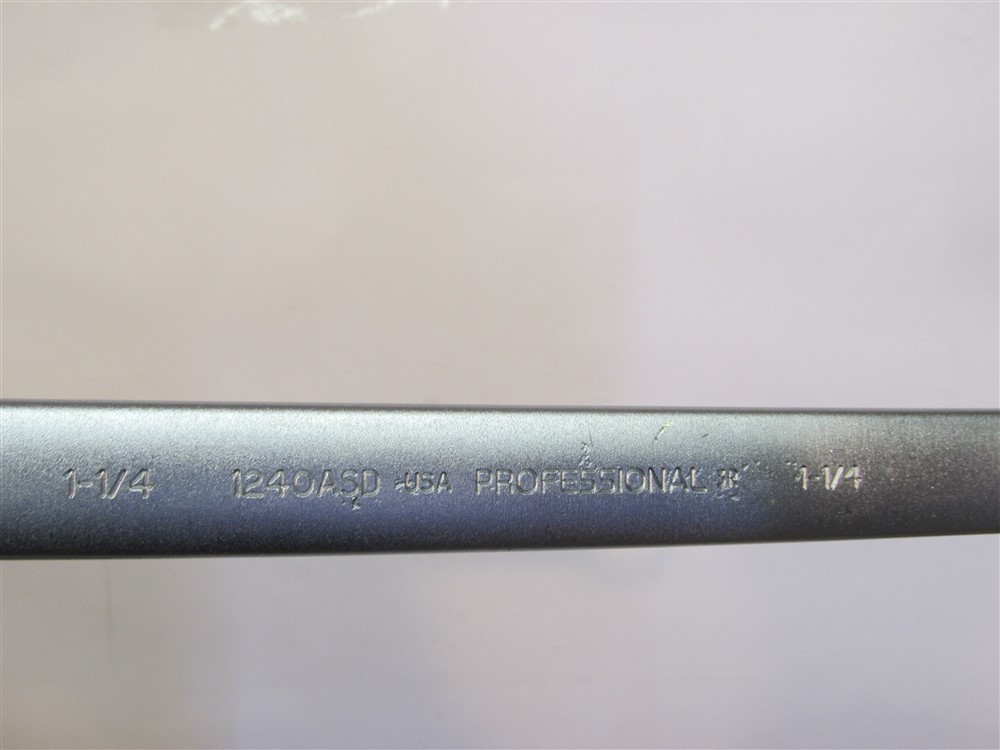 Proto J1240ASD , 1-1/4″ Anti-Slip Combination Wrench, 12 Point, Chrome