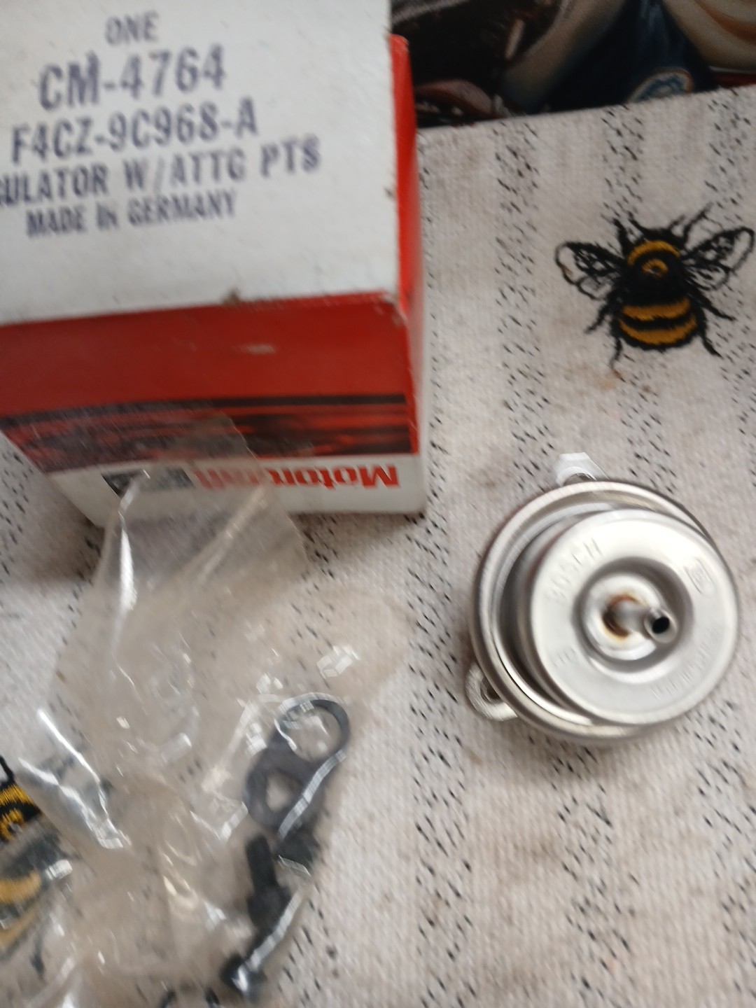 NOS FORD OEM 5.0 Fuel Pressure Regulator Kit F4CZ-9C968-A ~ NEW Complete MUSTANG