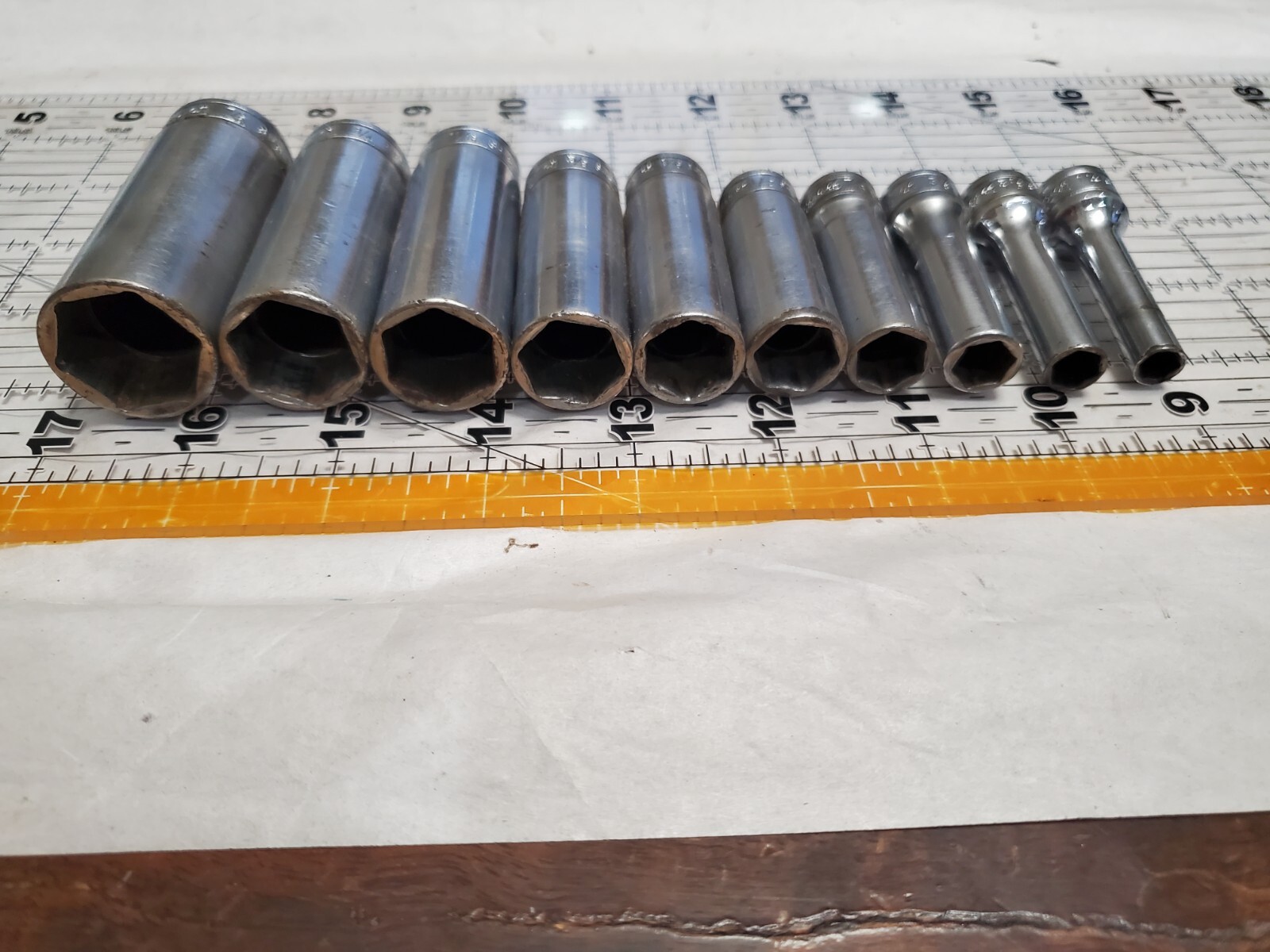Snap On 211SFSY USA 1/4″ – 7/8″ 3/8″ Dr 10 Pc Deep Socket Set