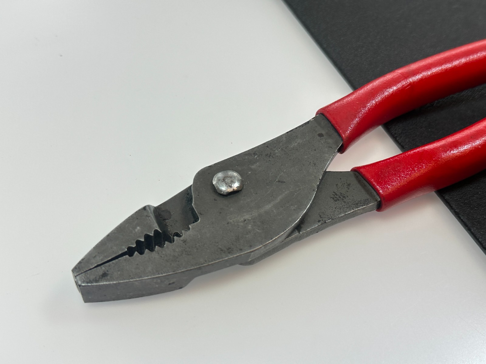 🇺🇸 Snap On Tools USA RED Comfort Grip 8″ Universal Hose Clamp Pliers, HCP48CF